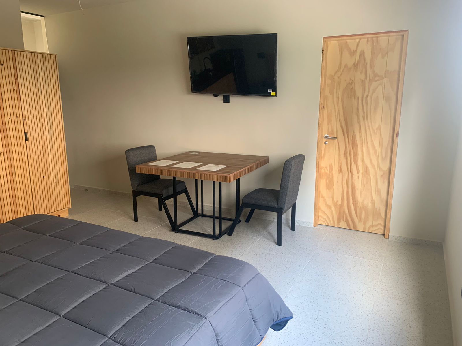 Suite Business King Bed