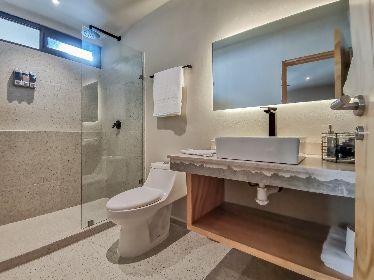 Room Business King Bed