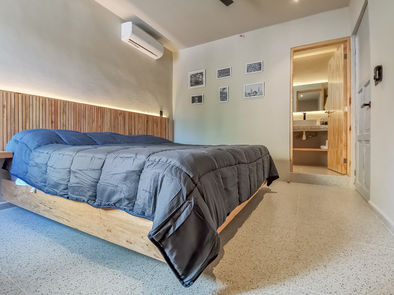 Room Business King Bed