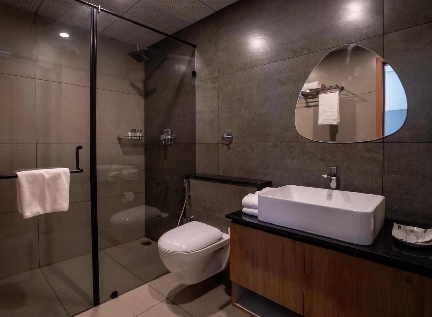 Apartment Three Bedrooms Three Bathrooms