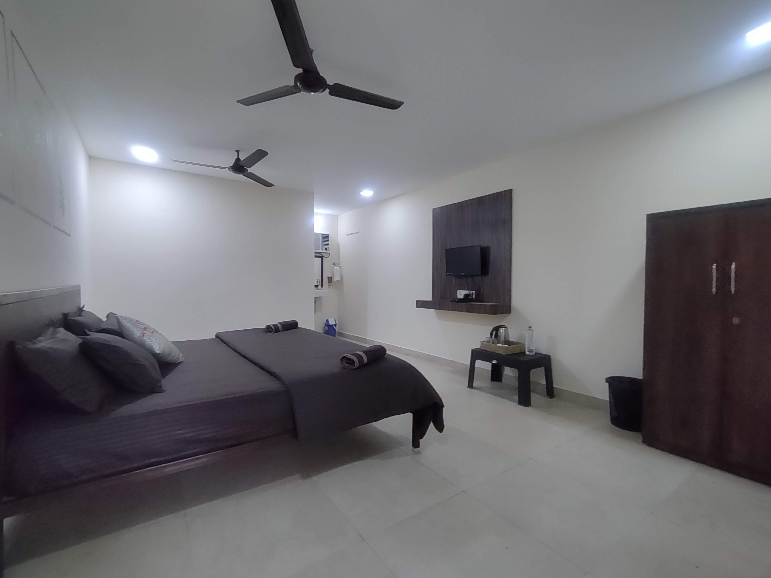 Double One Bedroom One Bathroom