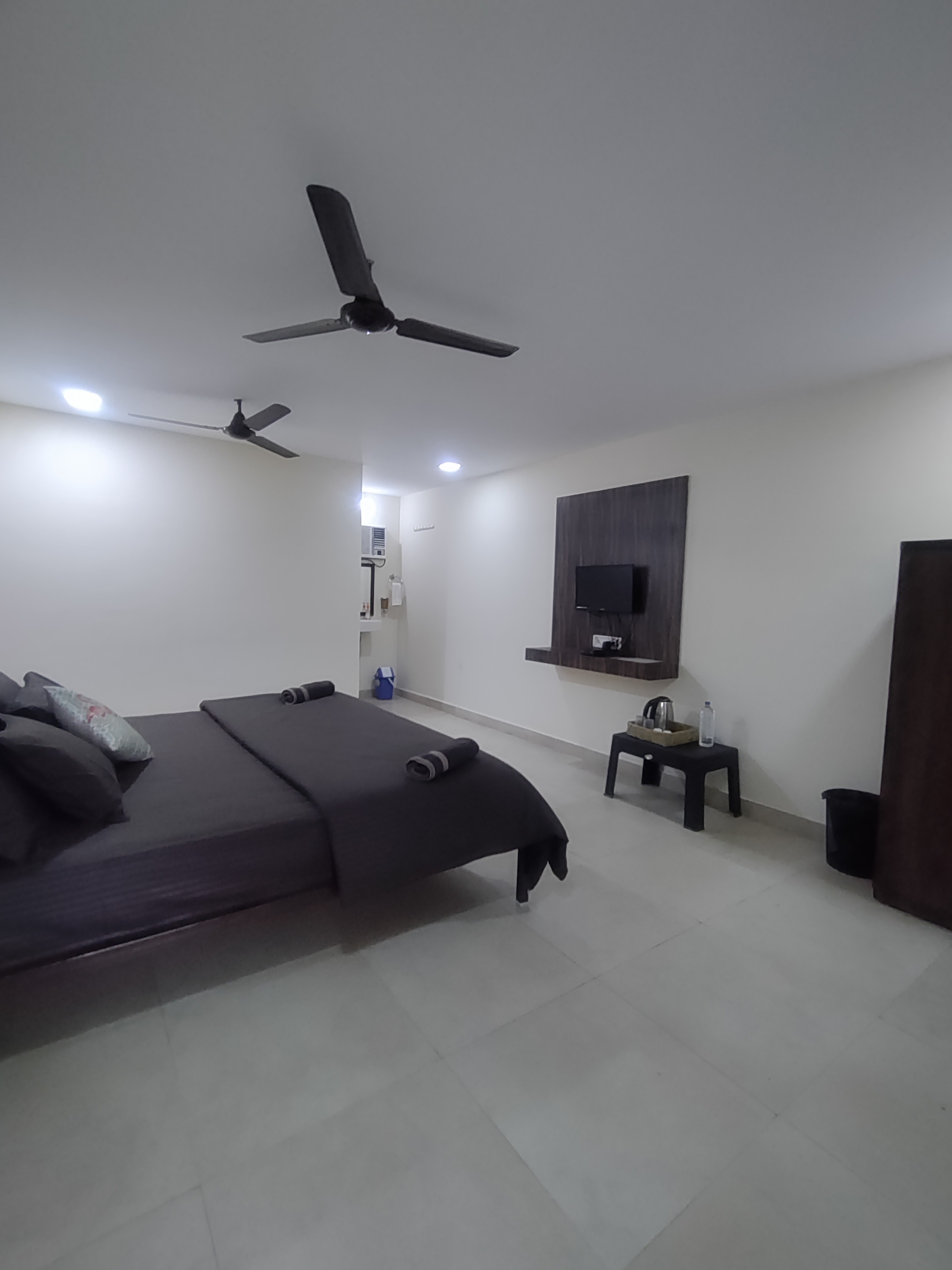 Double One Bedroom One Bathroom