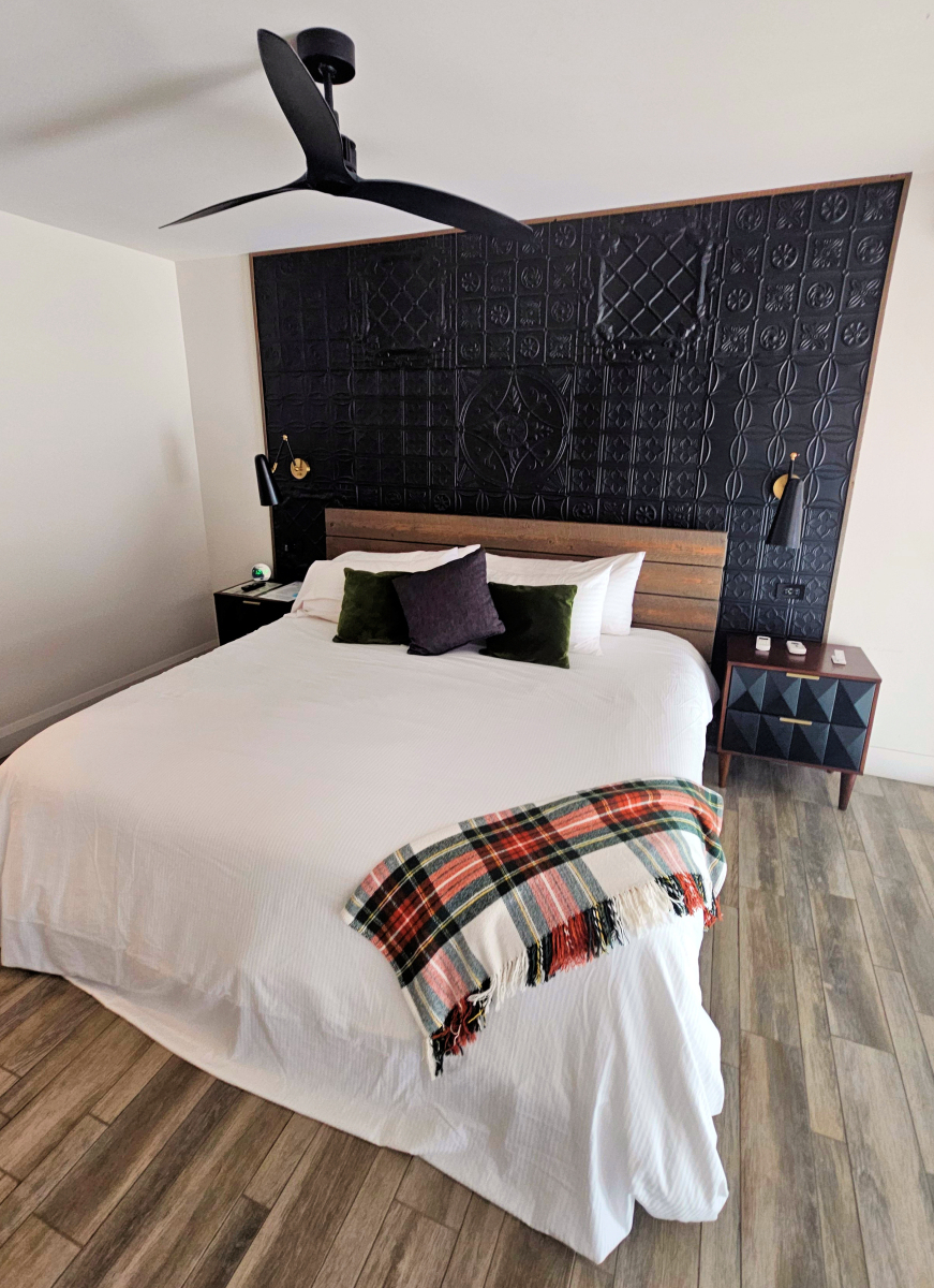 Family Room Deluxe with Kitchenette