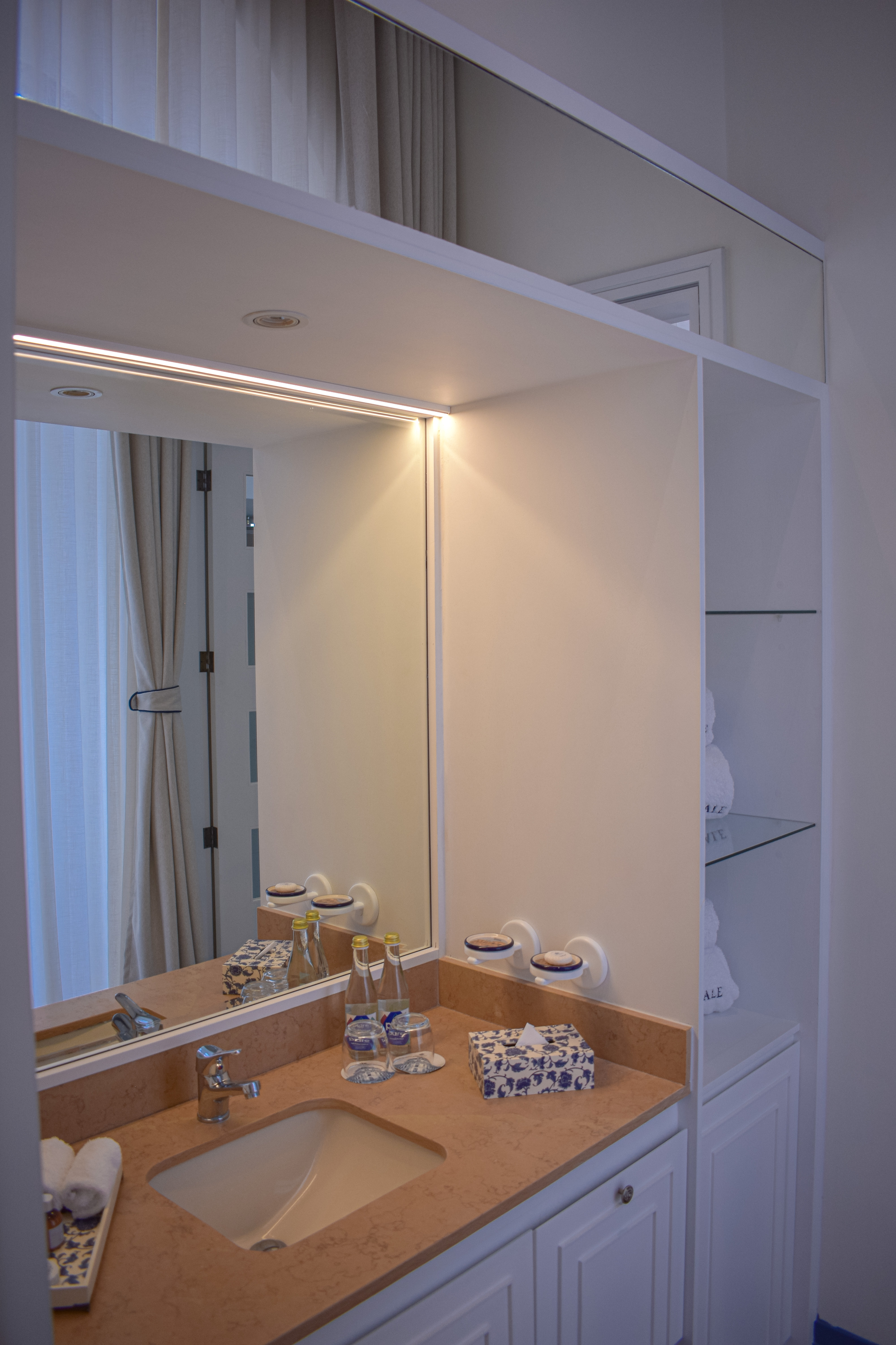 Suite Luxury City View