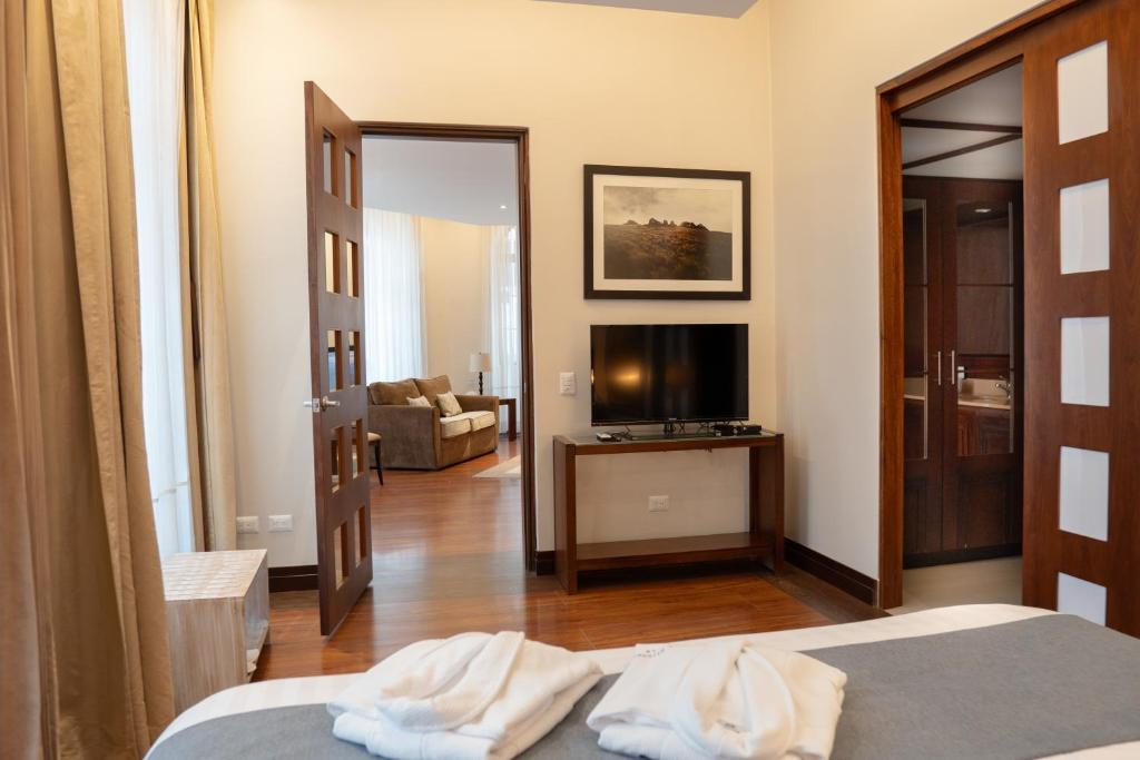 Suite Luxury City View