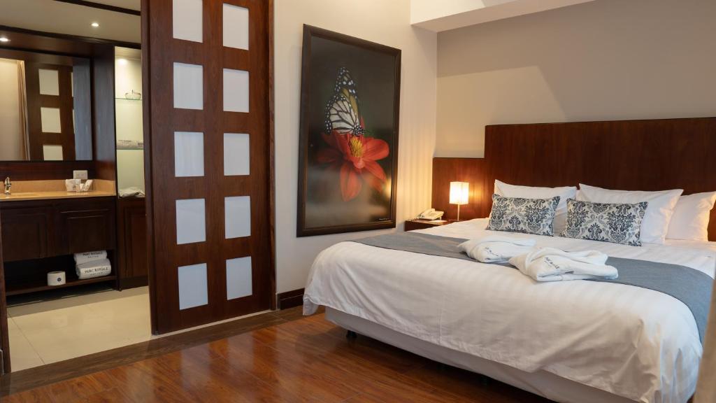 Suite Luxury City View