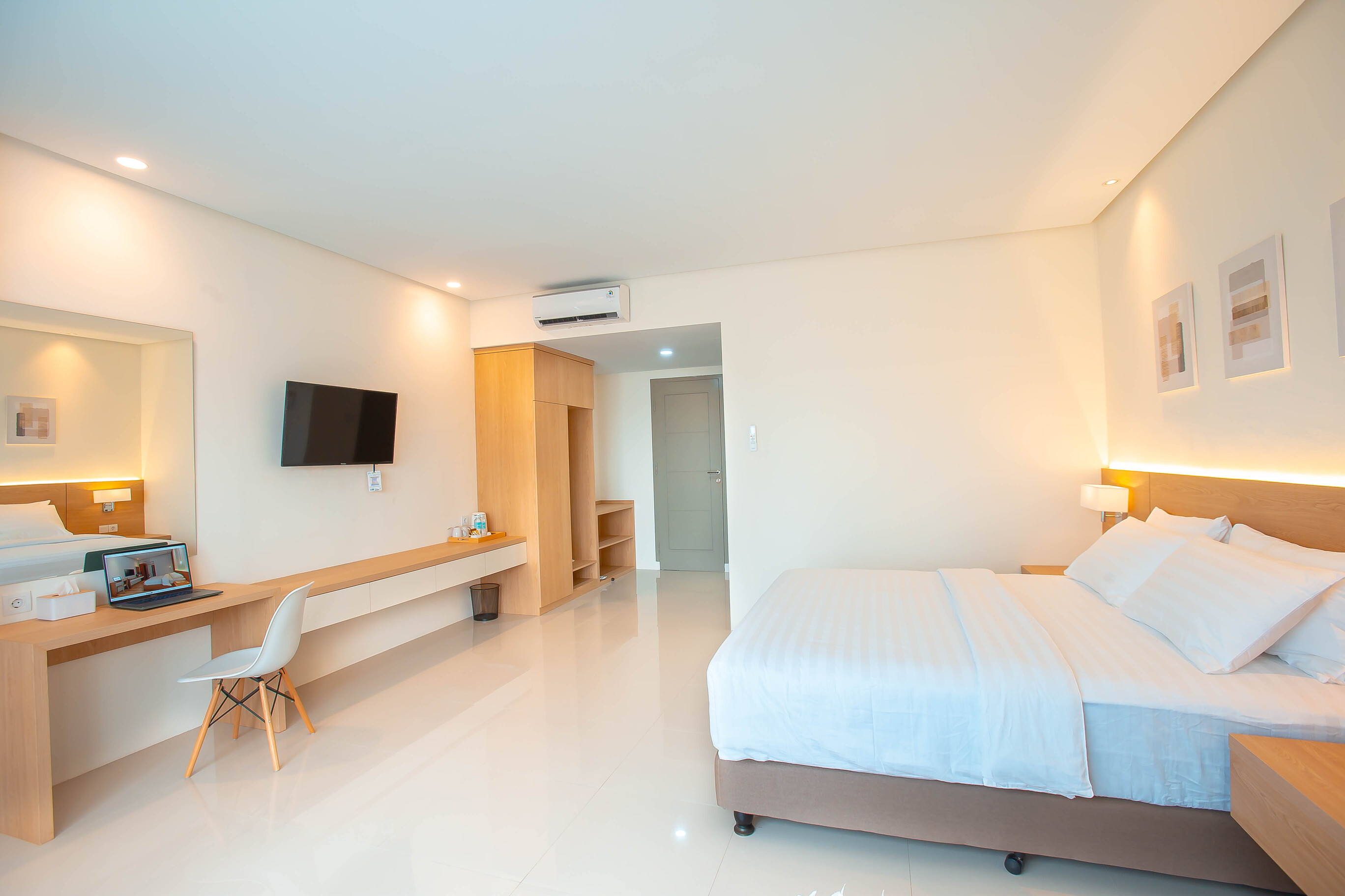 Double Deluxe King Bed