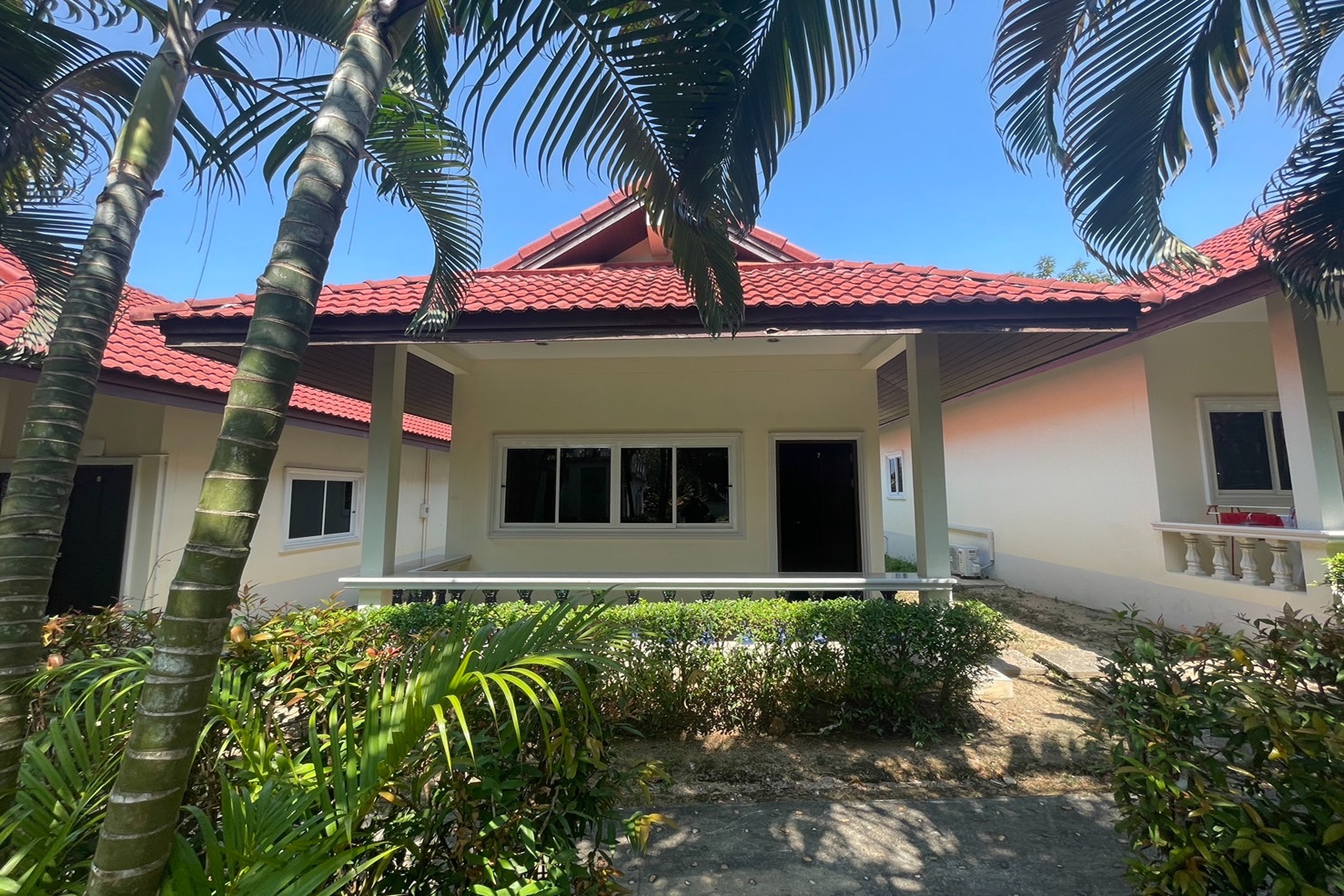 Bungalow Garden View