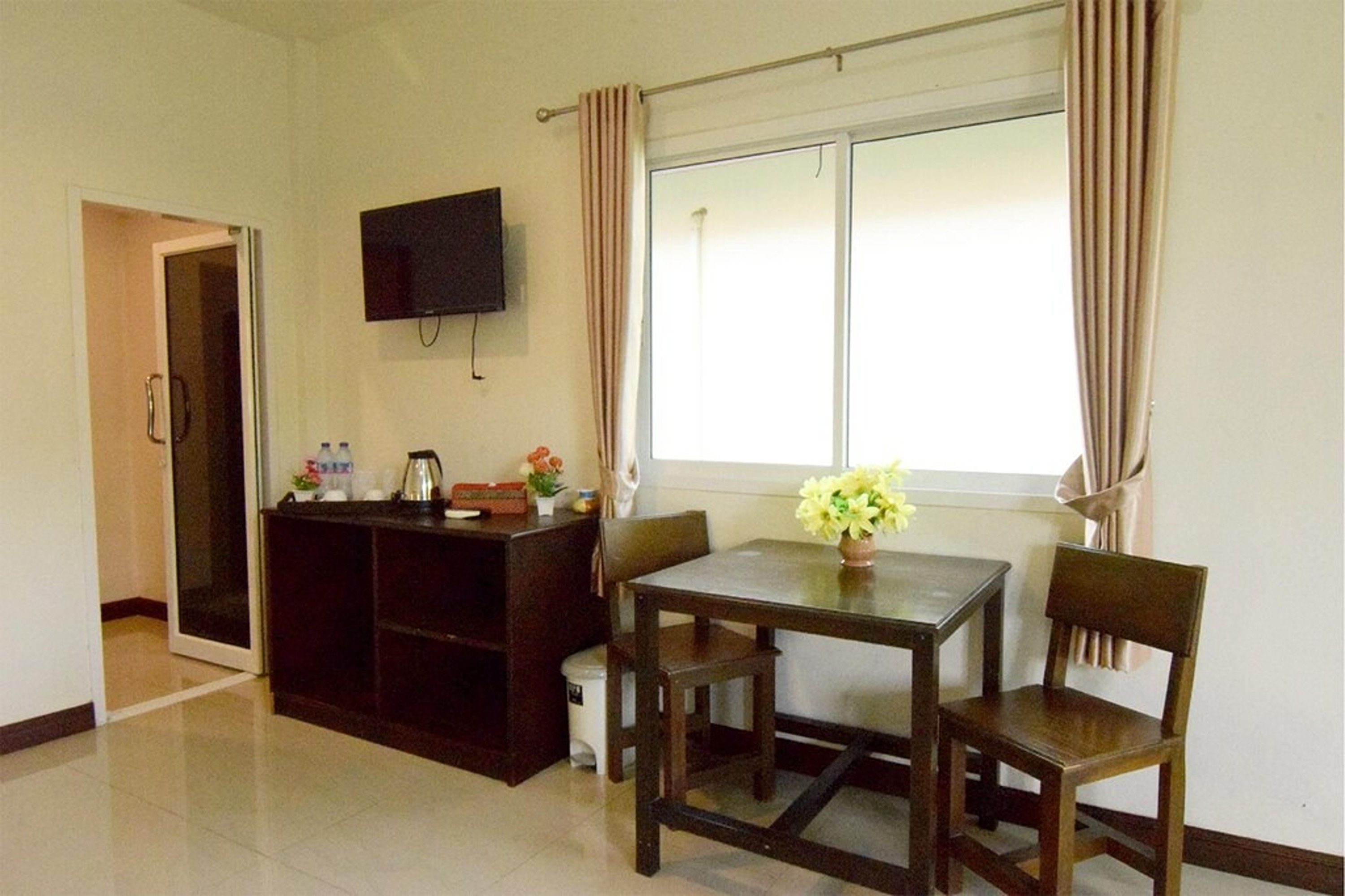 Bungalow Garden View