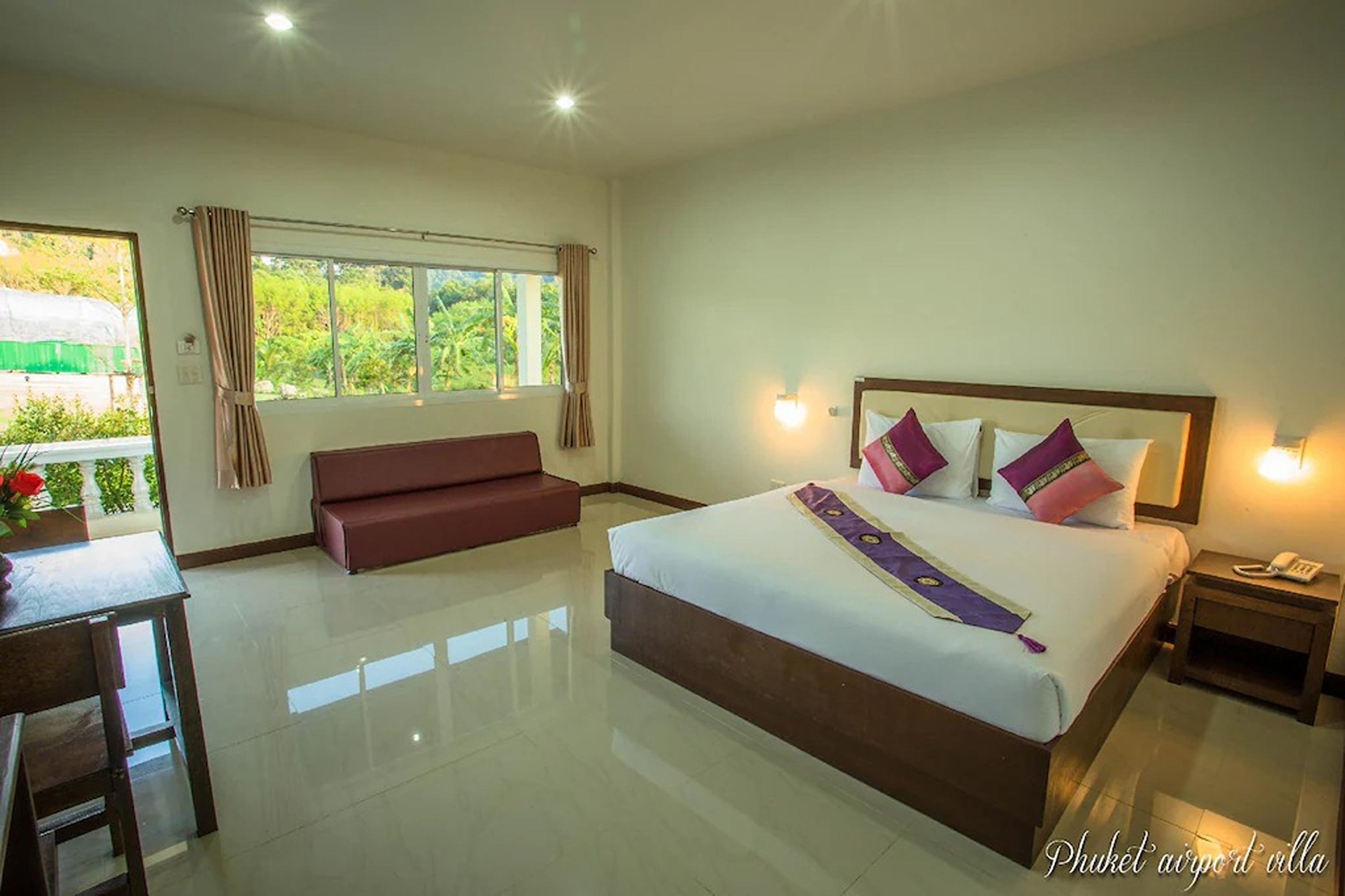 Bungalow Garden View