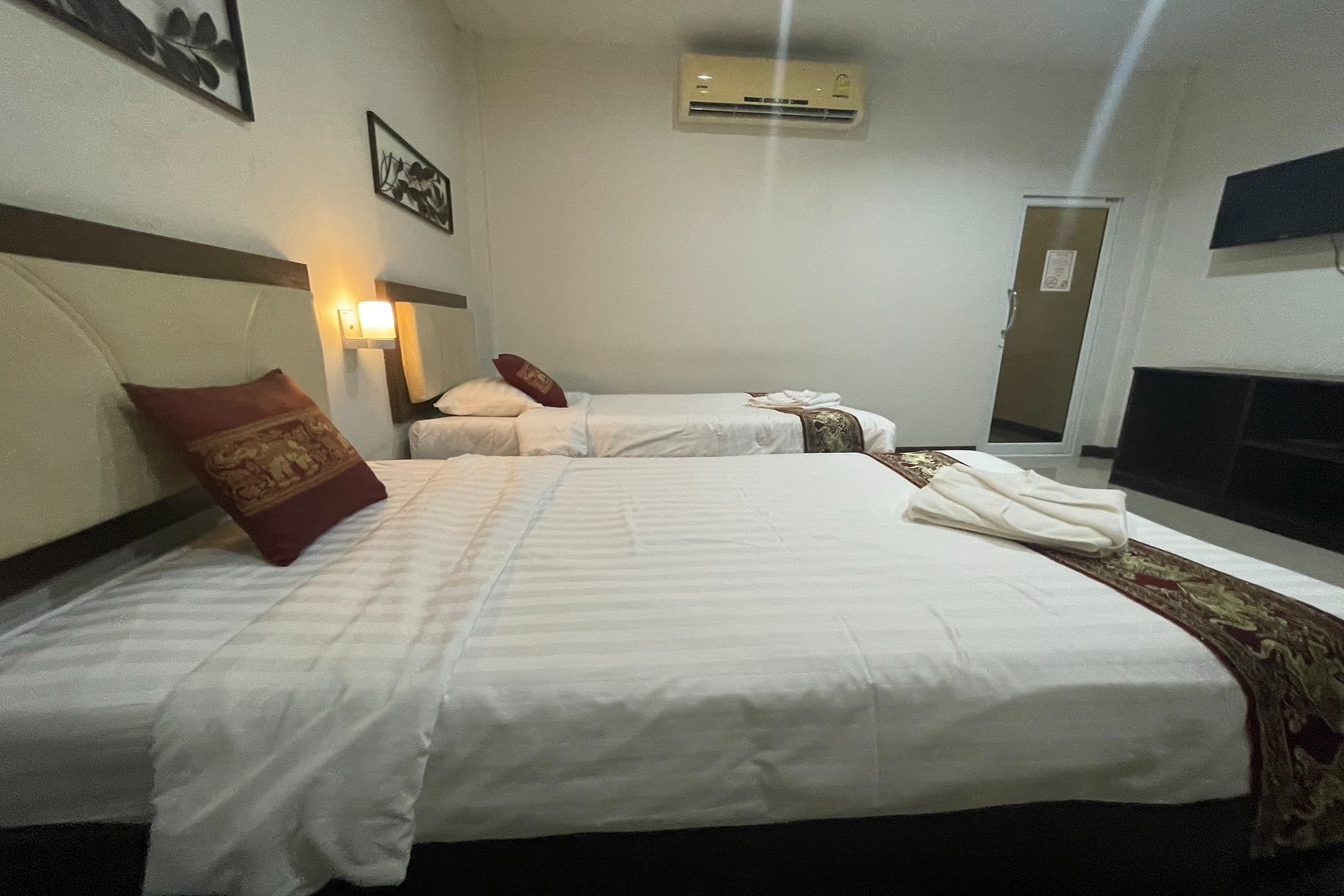 Bungalow Garden View