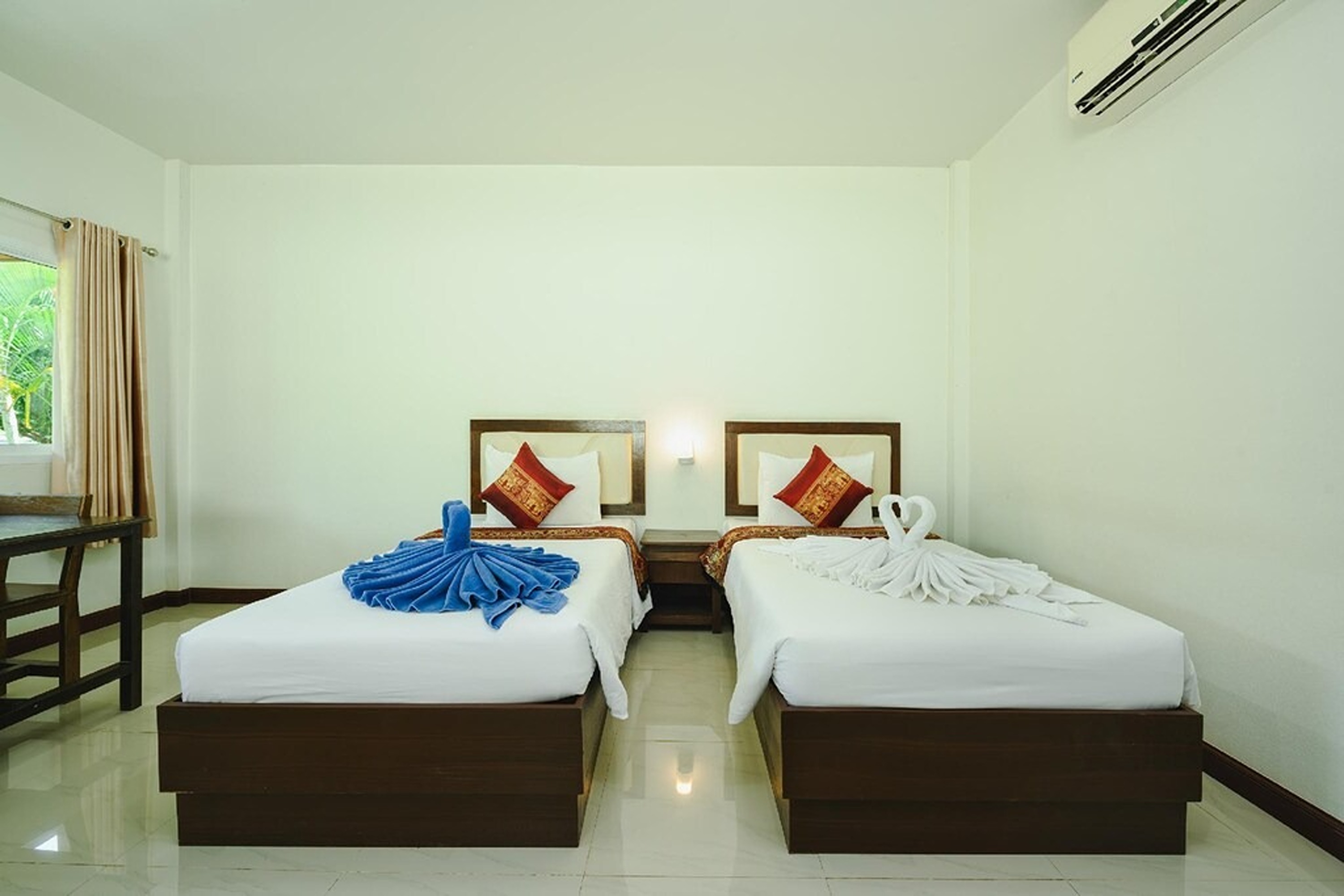 Bungalow Garden View