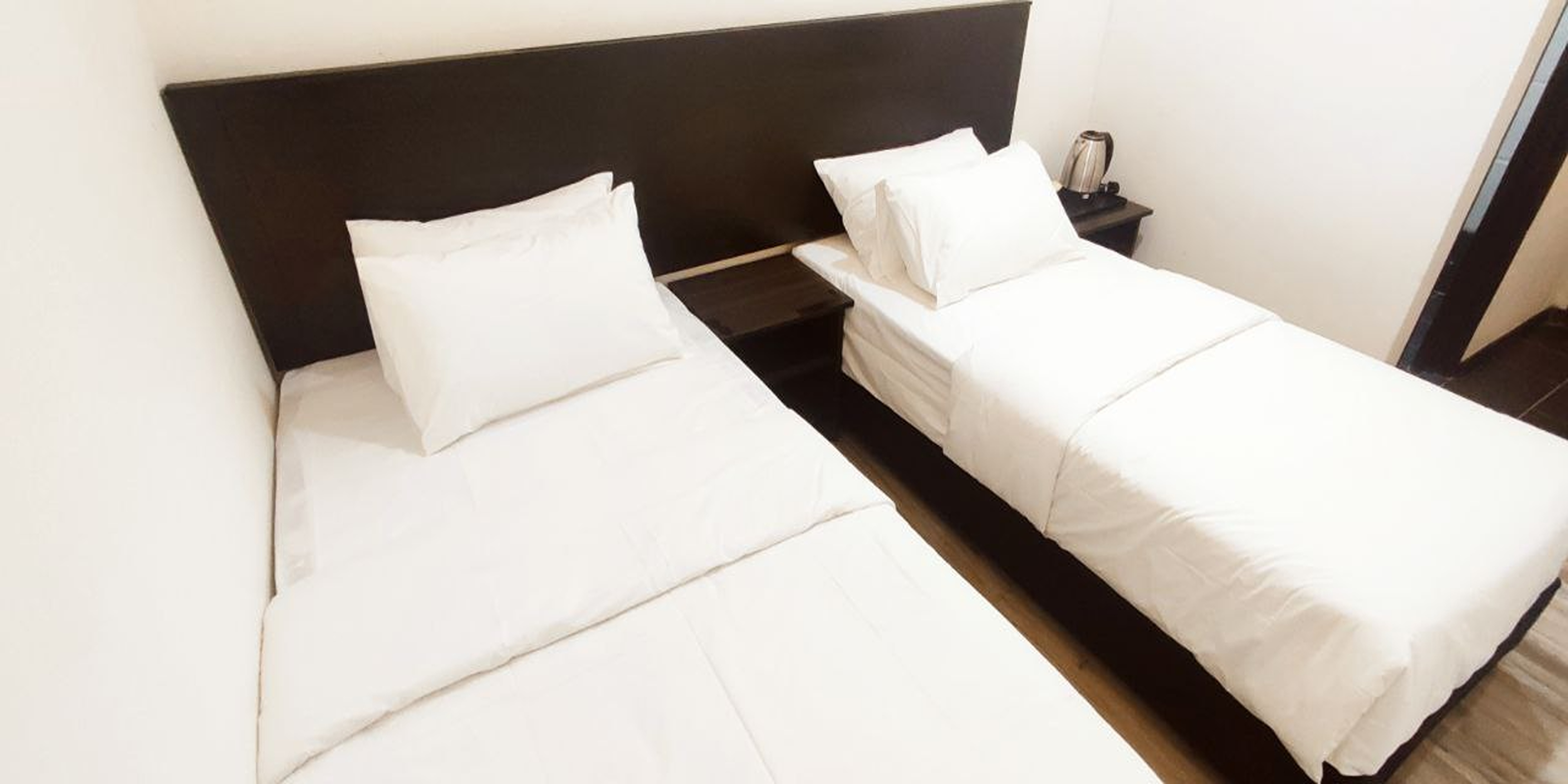 Twin Superior Queen Bed