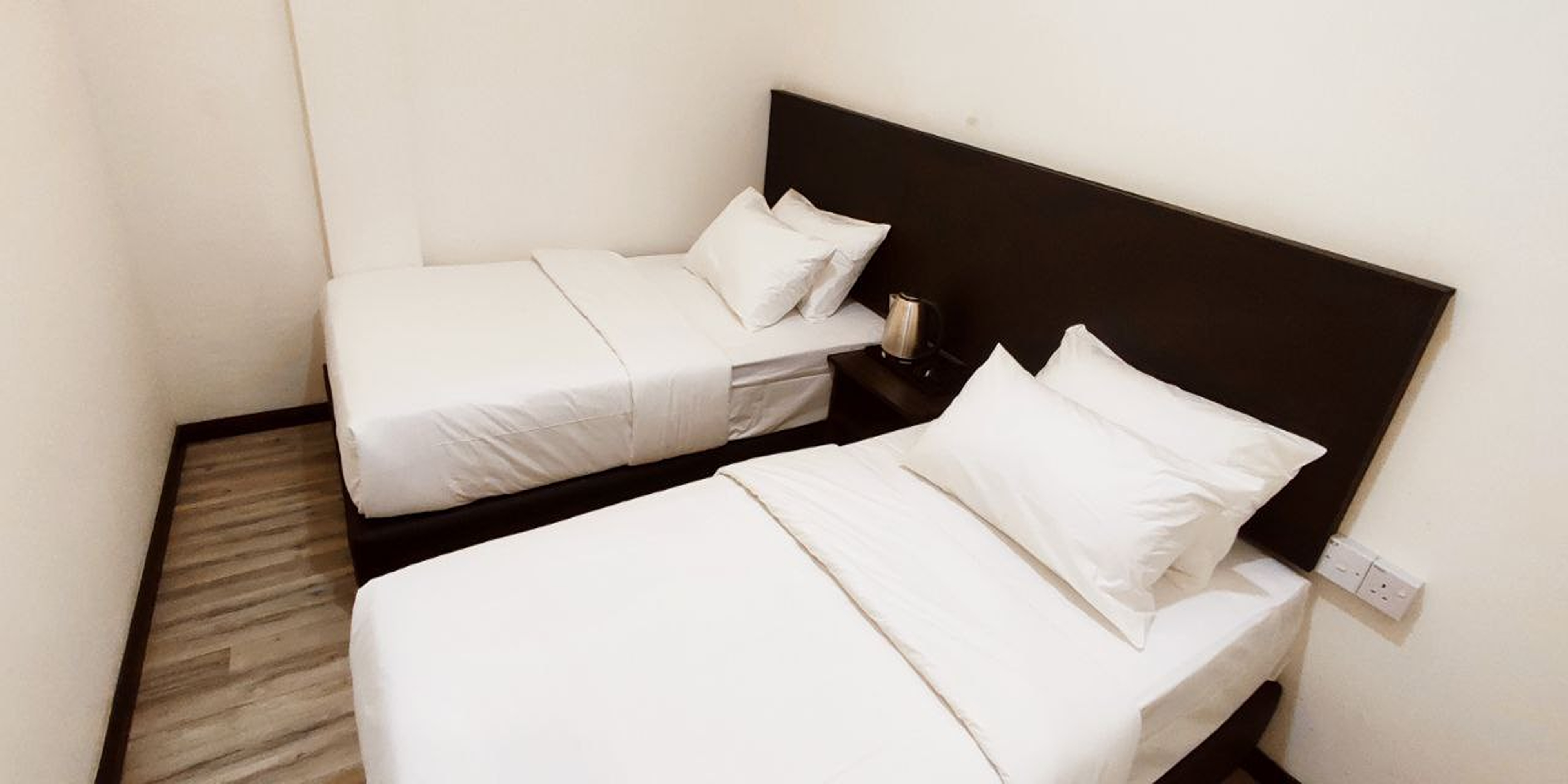 Twin Superior Queen Bed