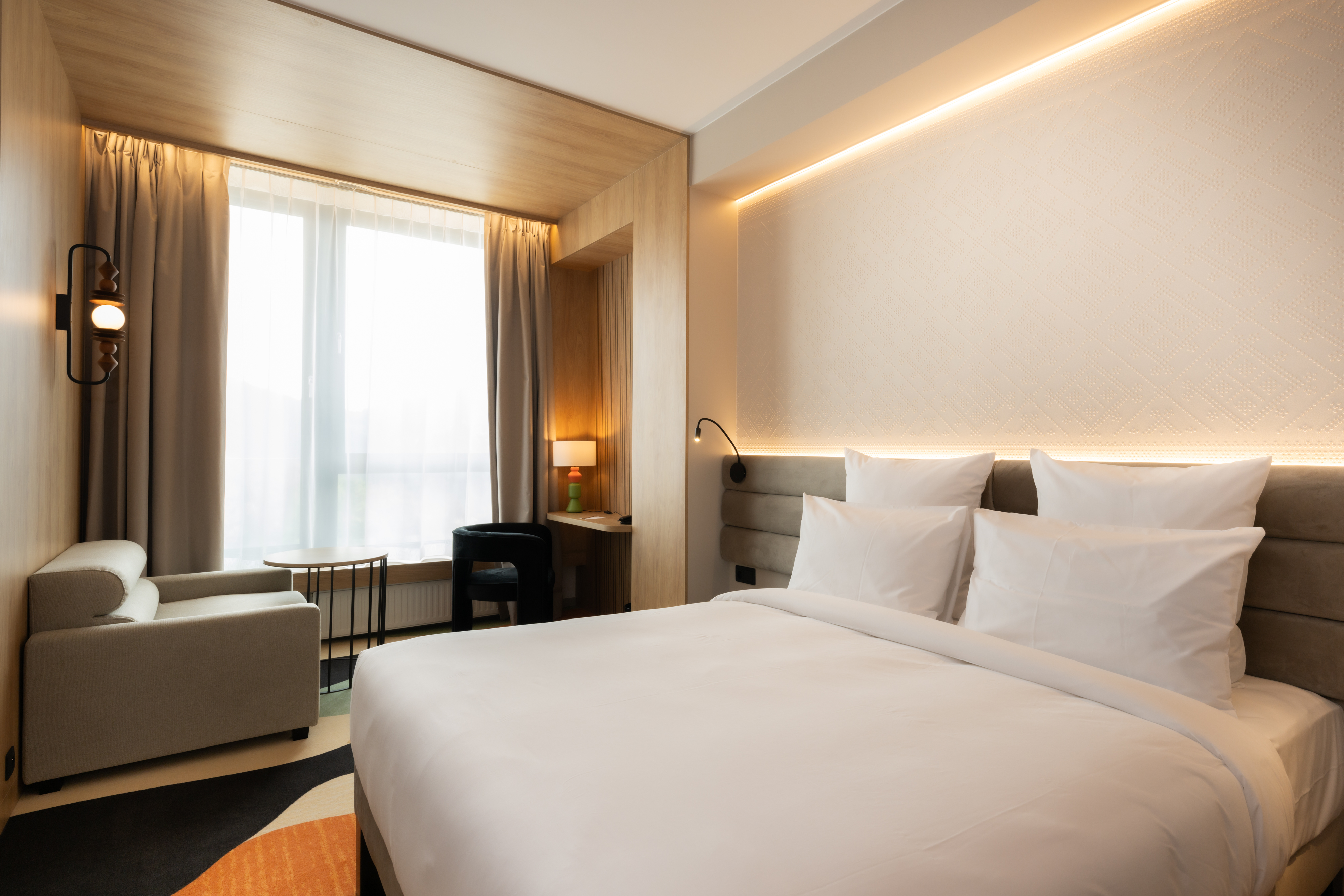 Double Classic Queen Bed