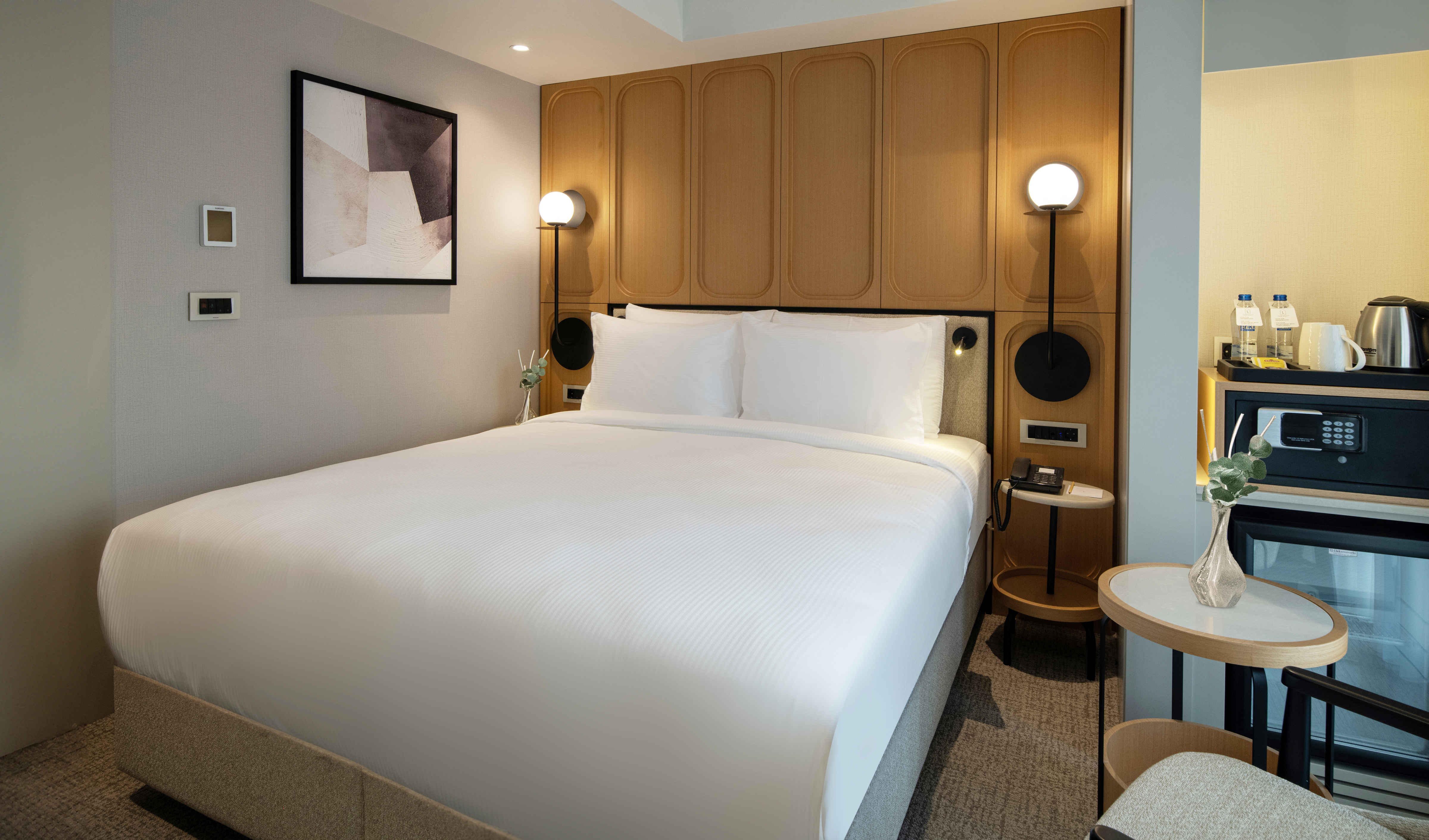 Double Deluxe Queen Bed