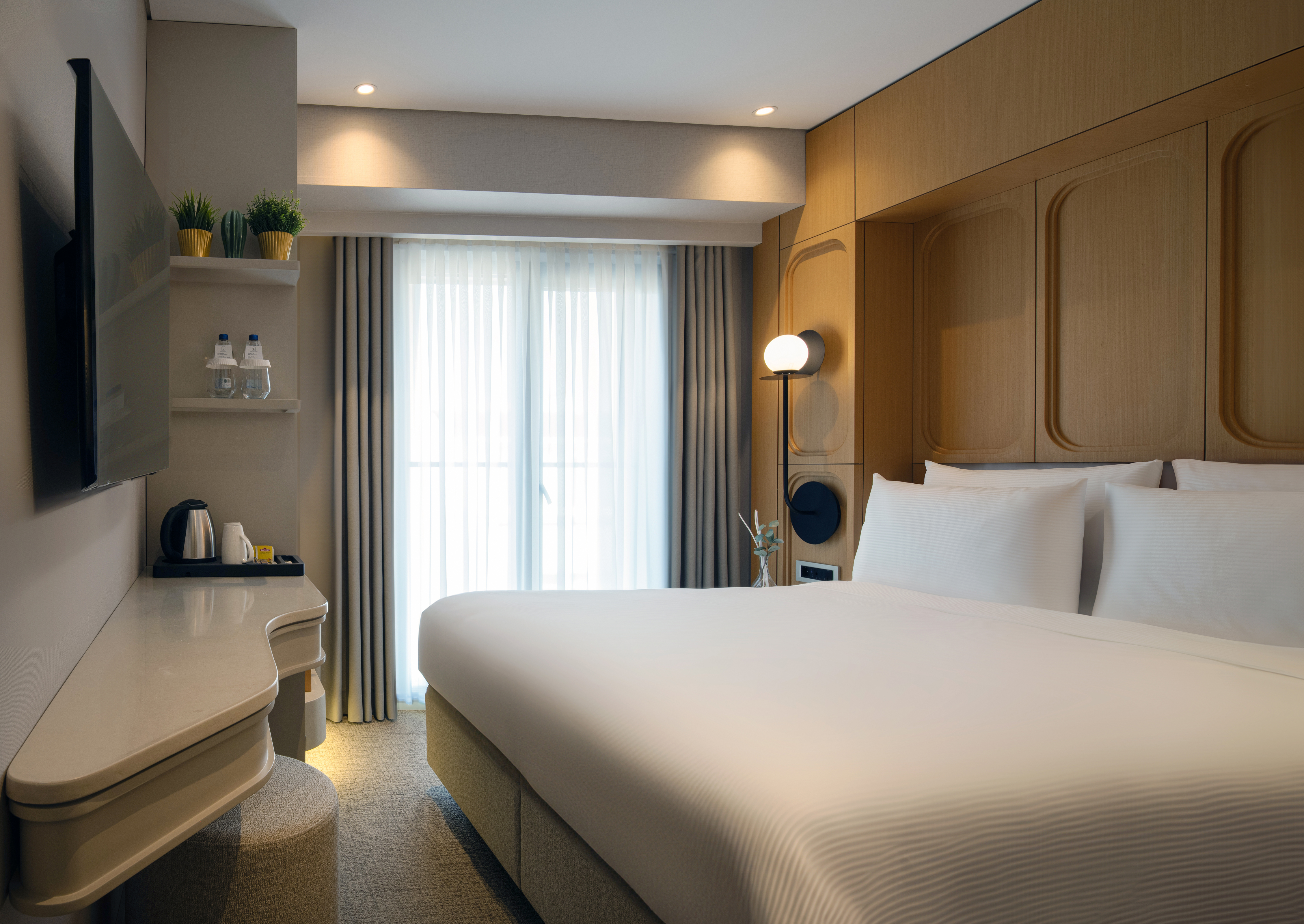 Double Deluxe Queen Bed