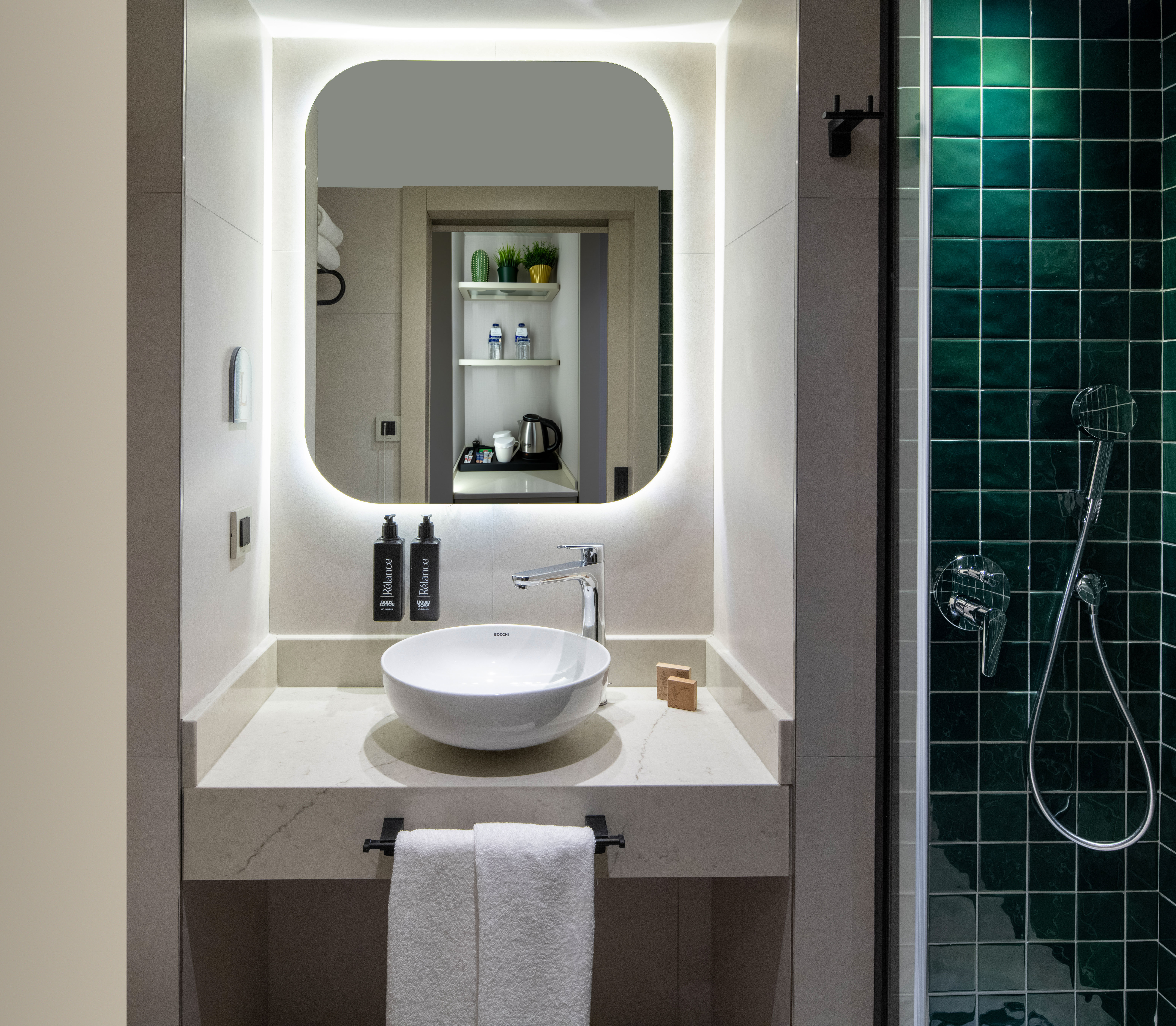 Double Deluxe Queen Bed