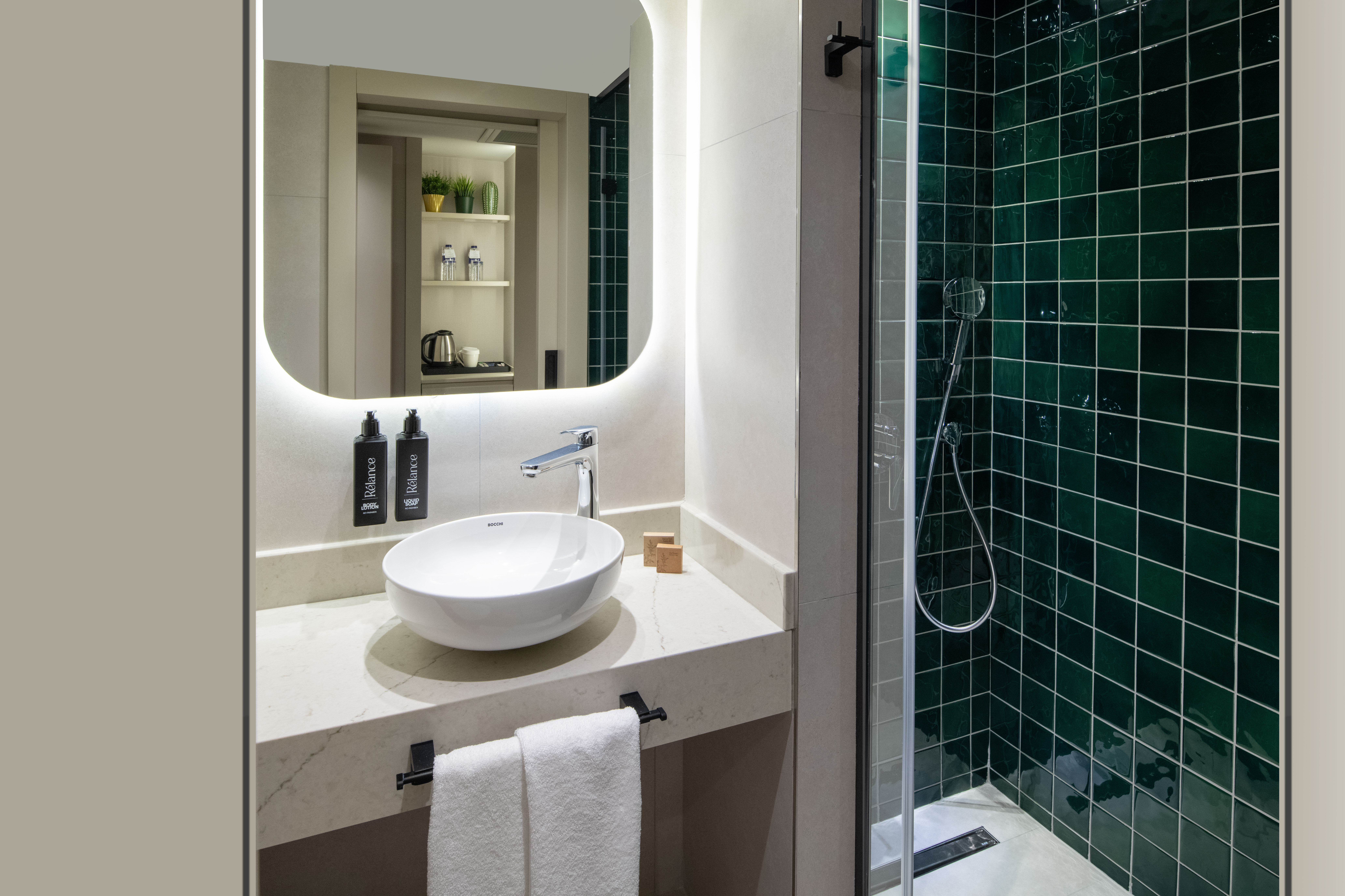 Double Deluxe Queen Bed