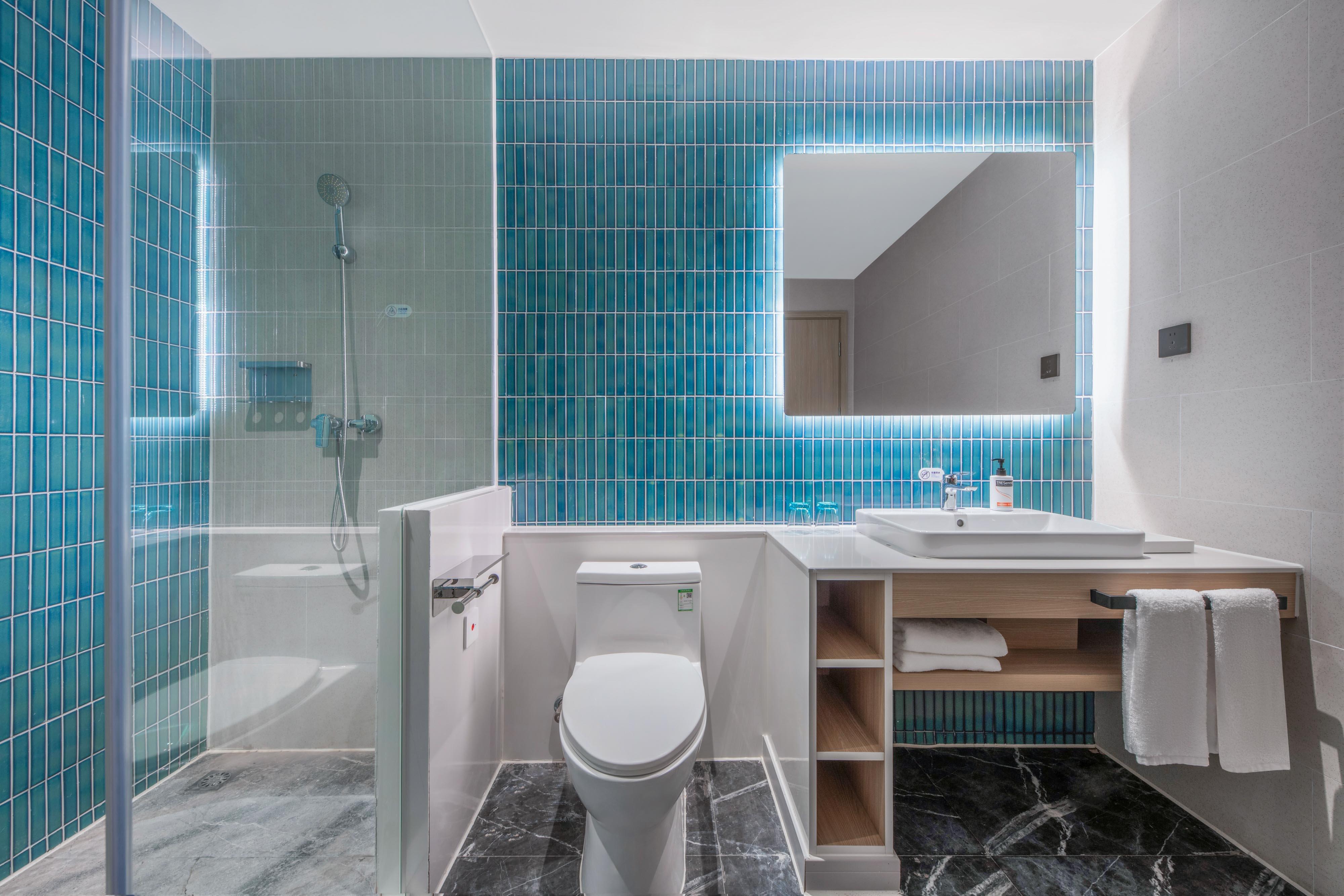 Double Accessible King Size Bed