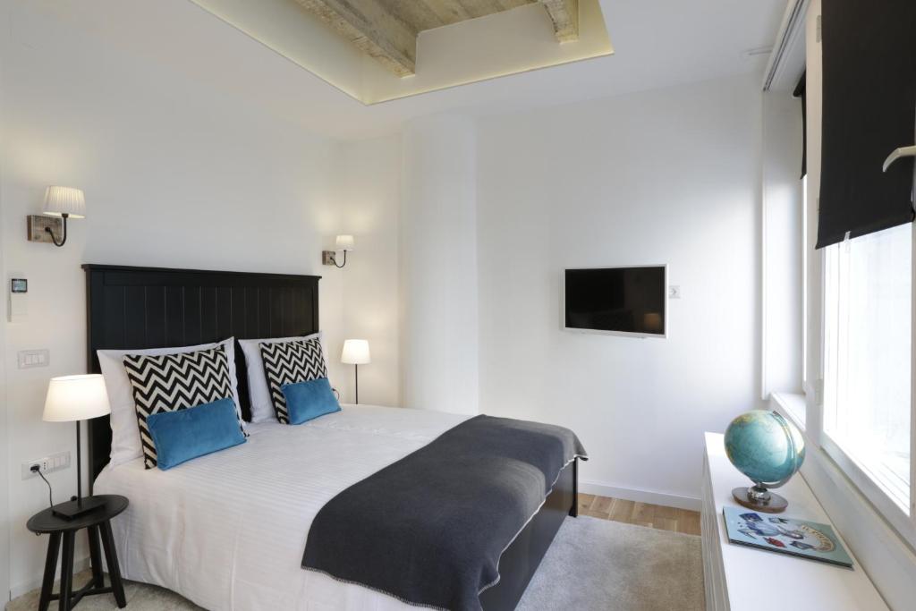 Apartment Two Bedrooms One Bathroom