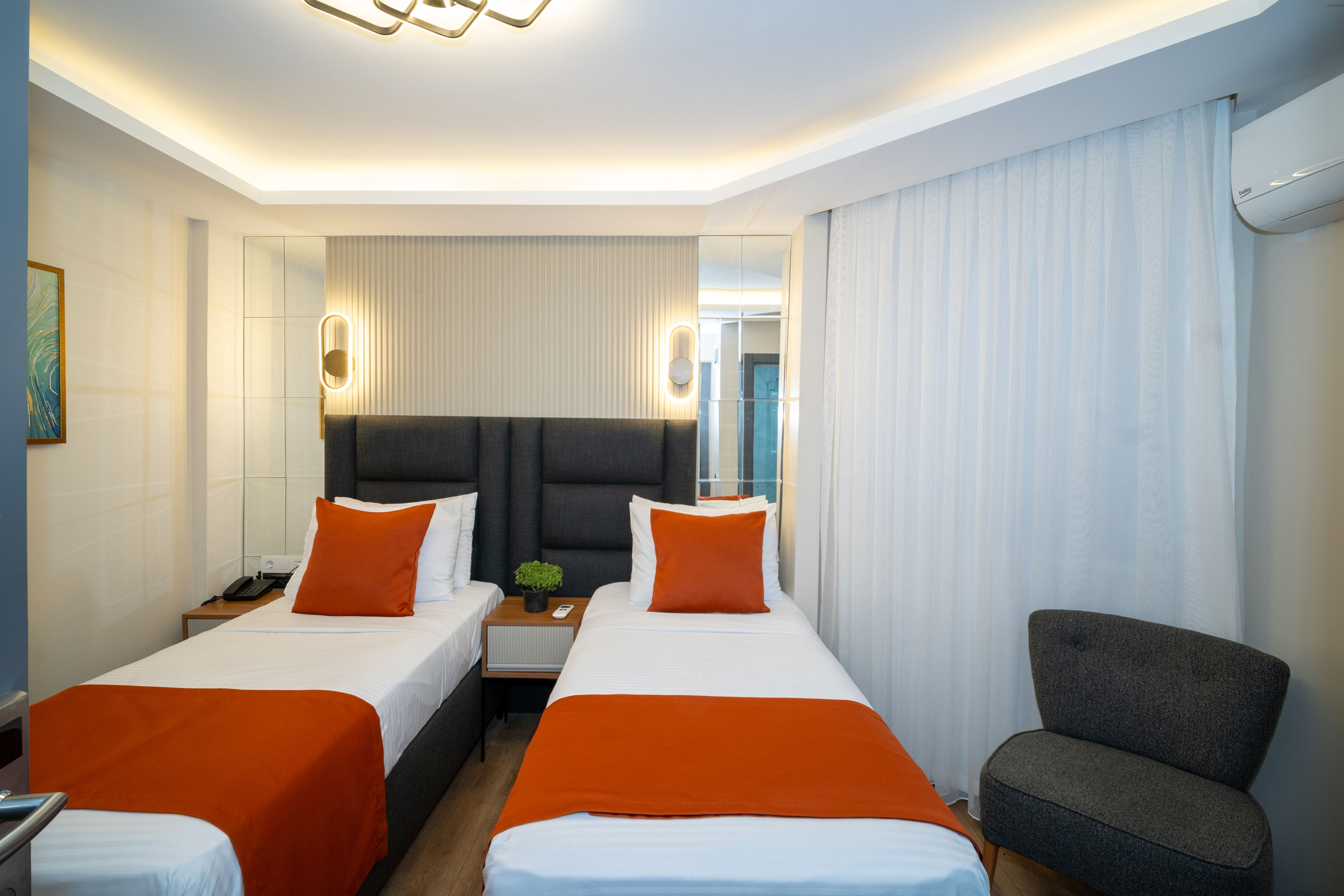 Twin Deluxe Two Beds