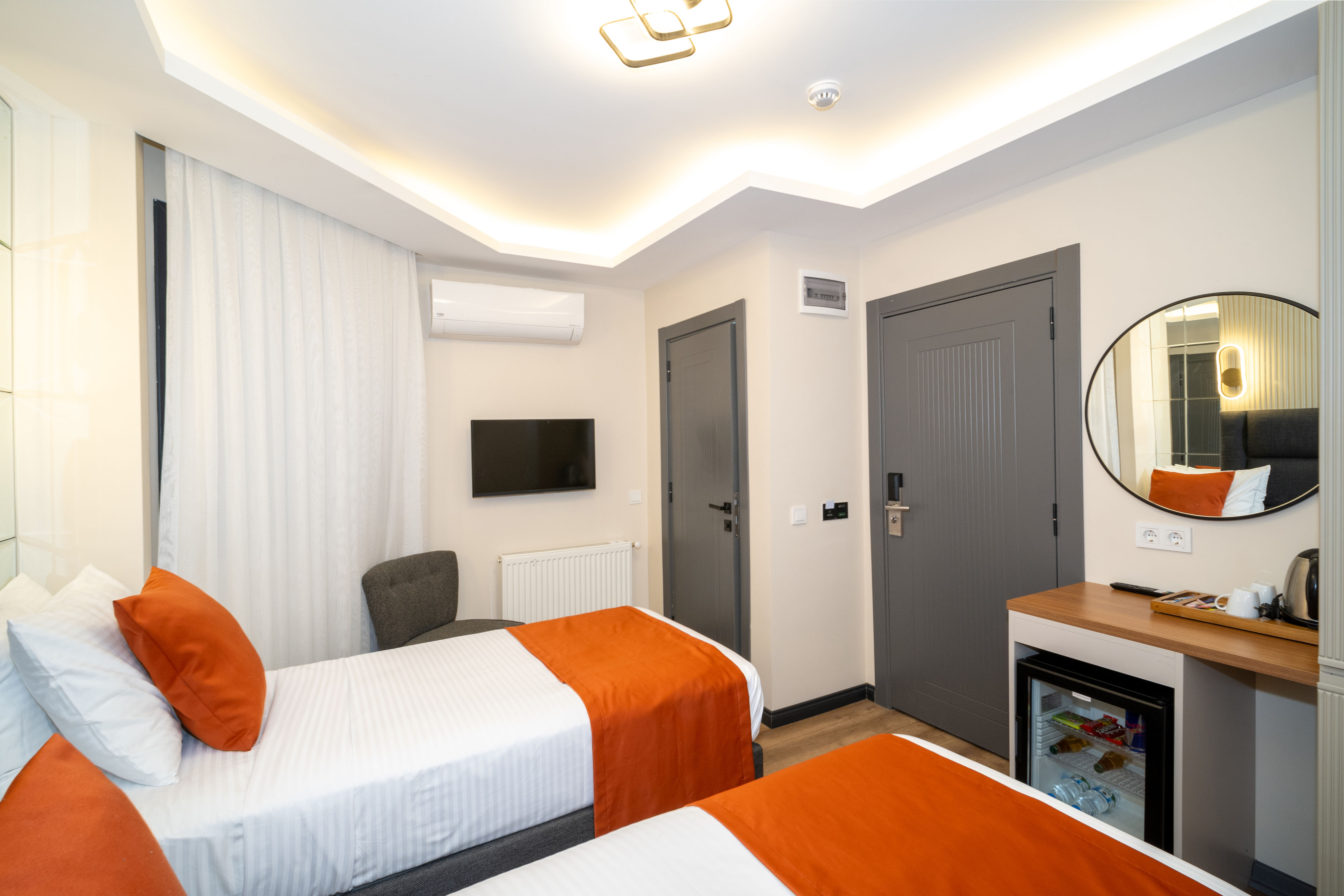 Twin Deluxe Two Beds