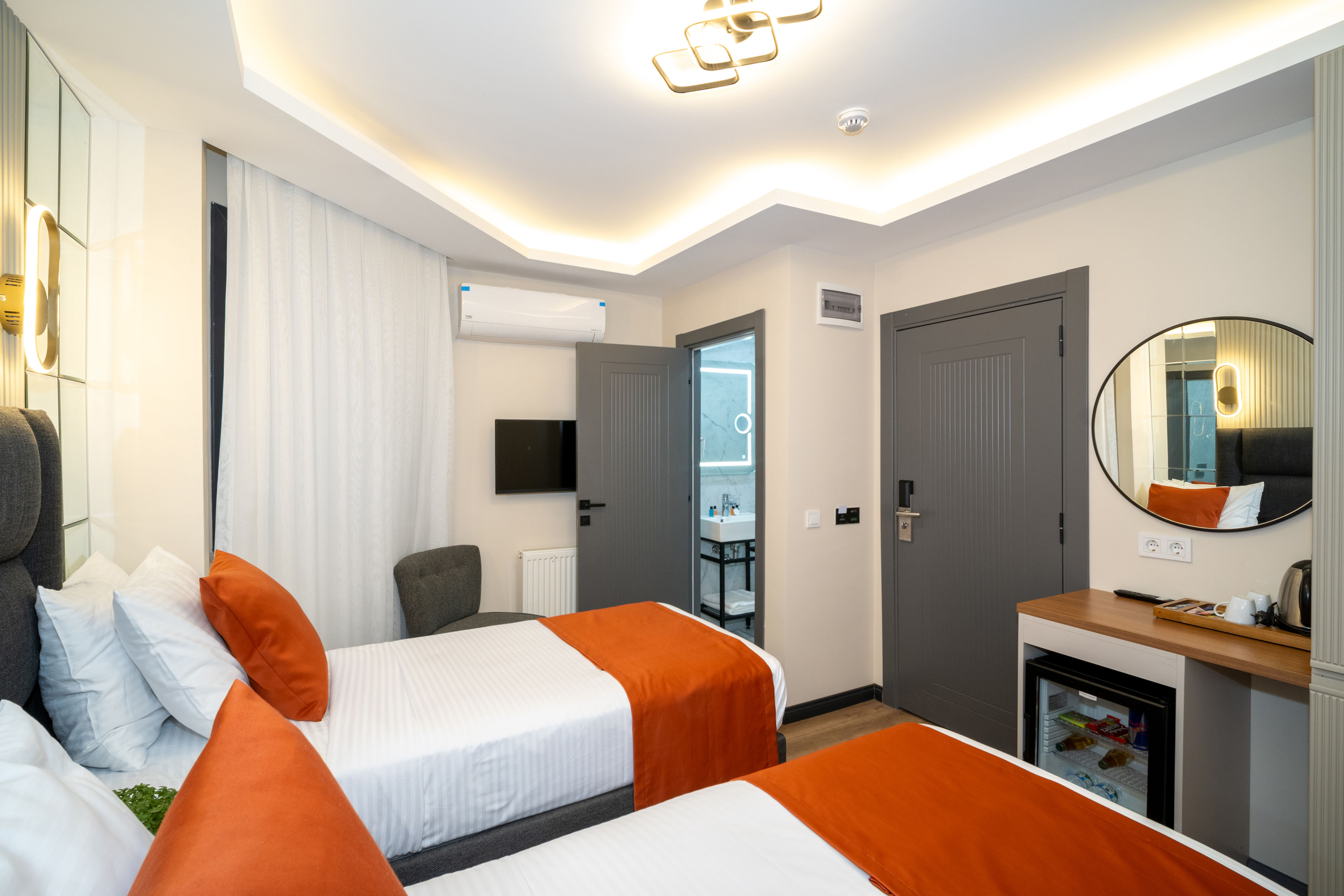 Twin Deluxe Two Beds