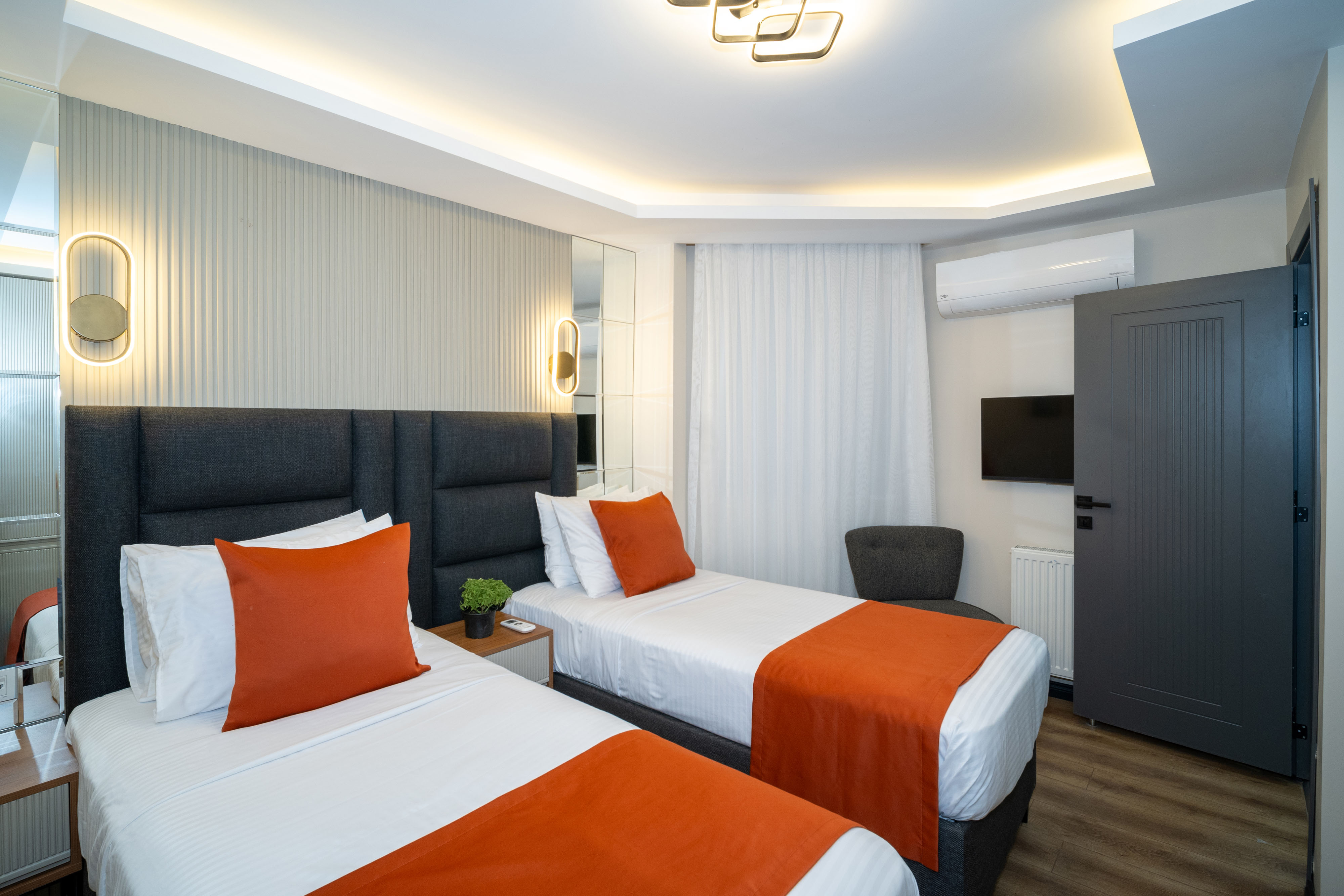 Twin Deluxe Two Beds