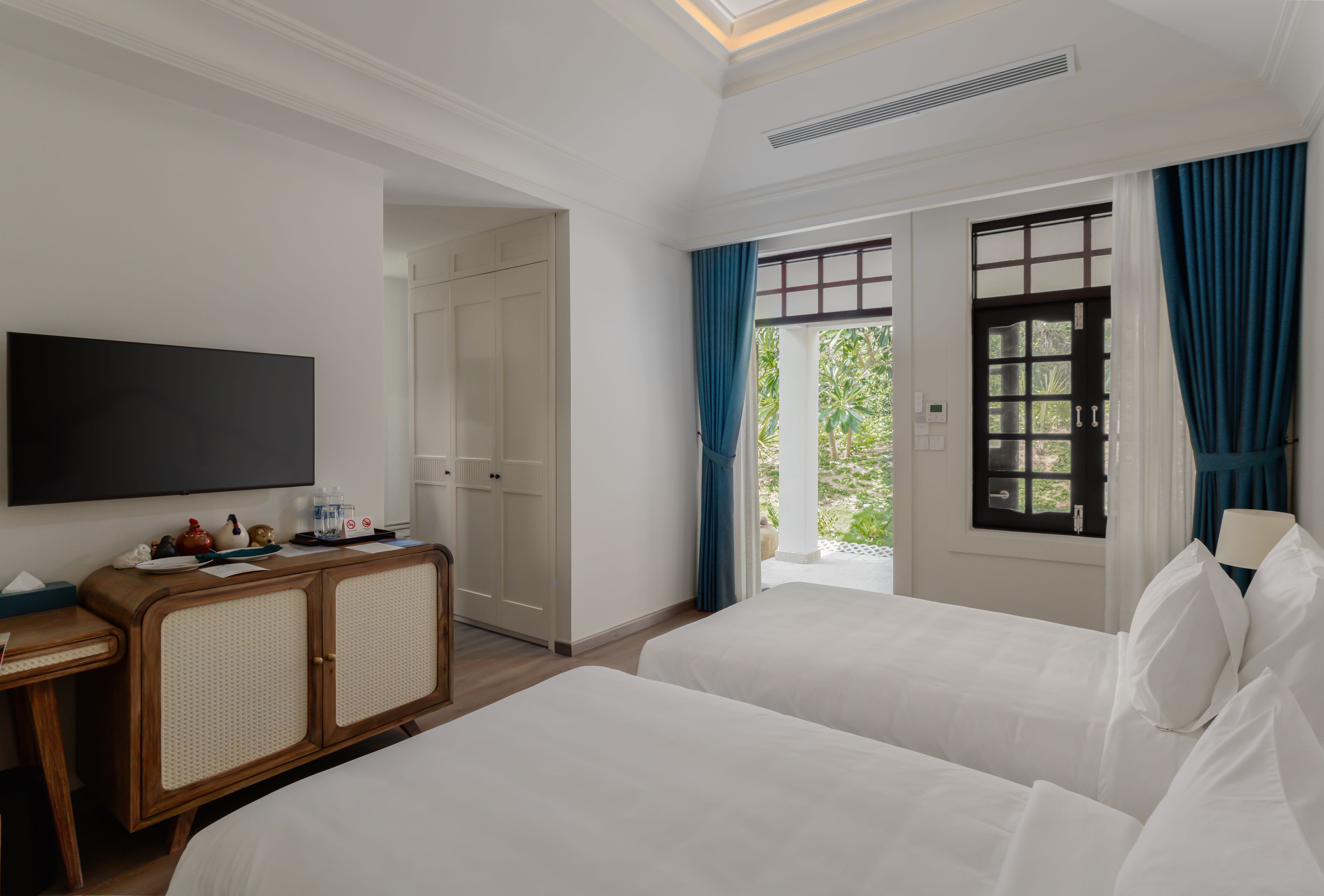 Bungalow Garden View