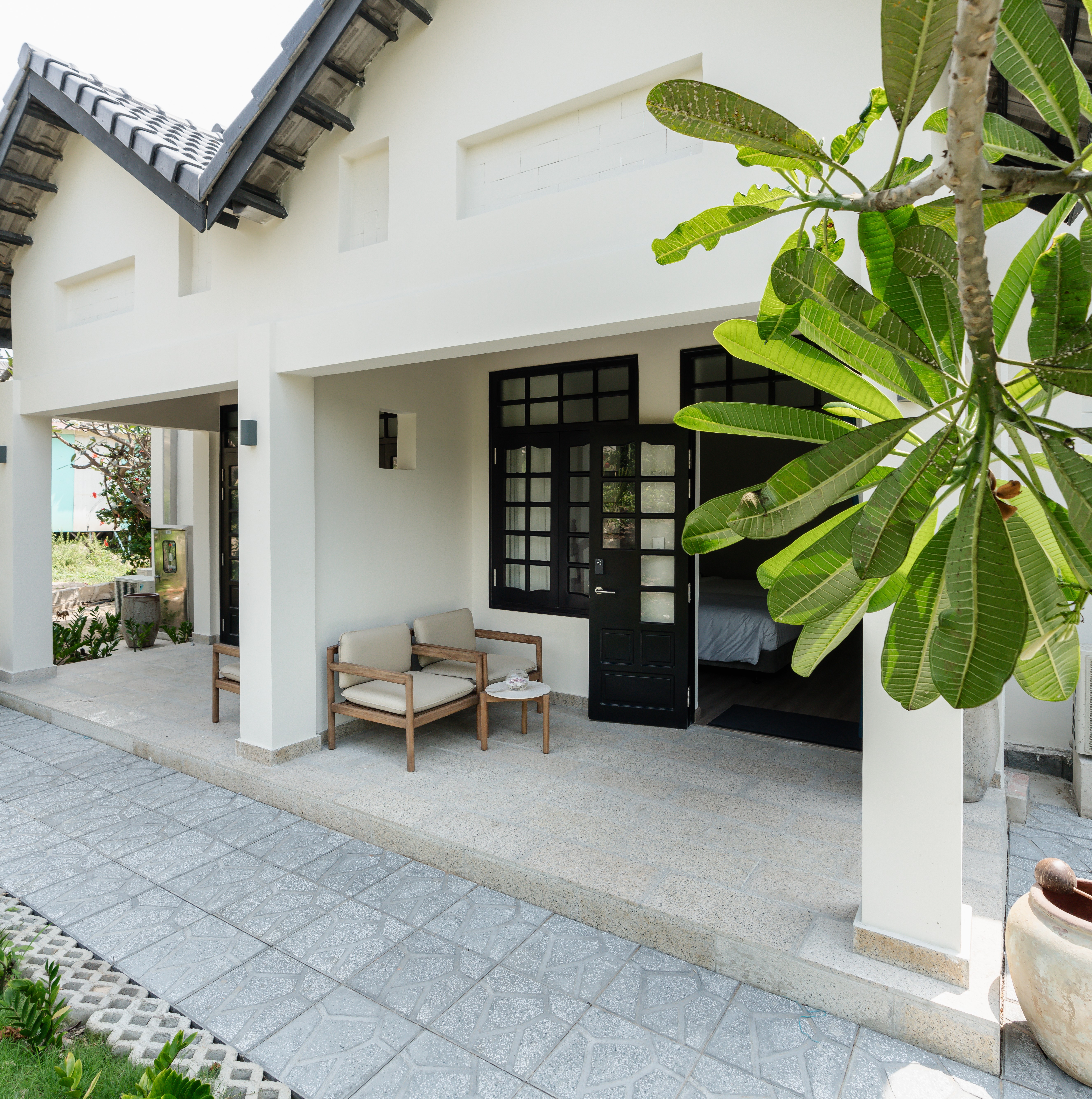 Bungalow Garden View