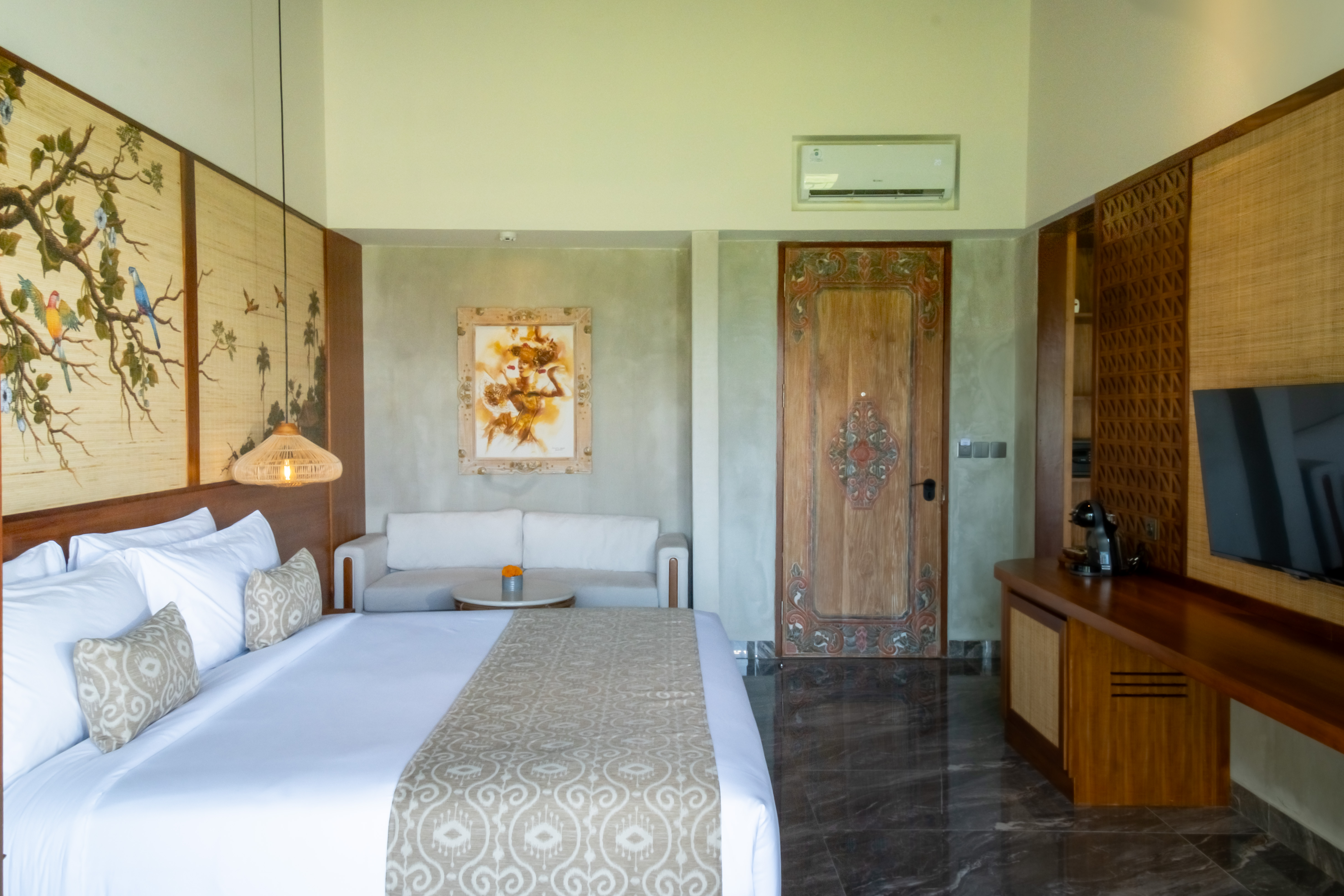 Double Deluxe King Bed