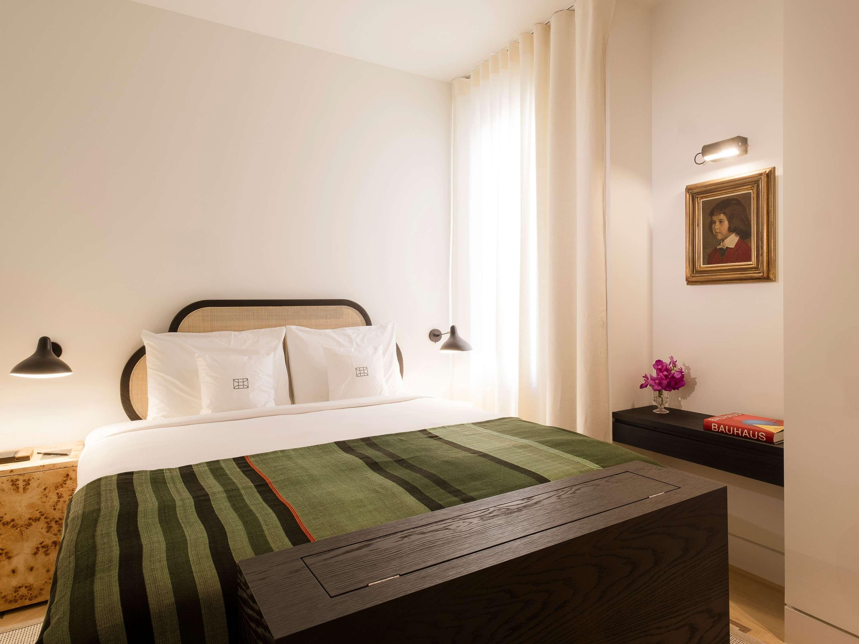 Suite Deluxe King Bed