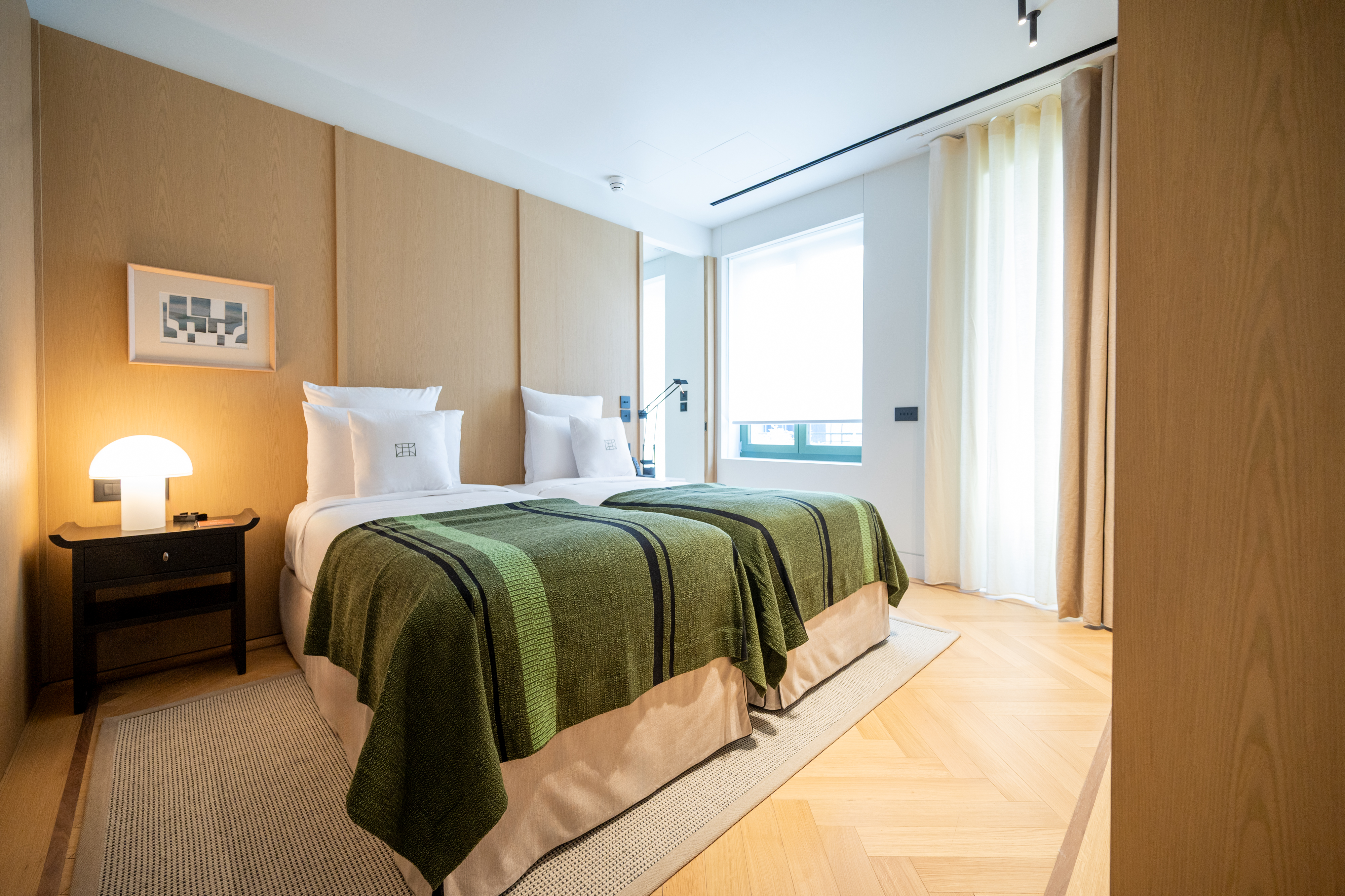 Double Superior Queen Bed