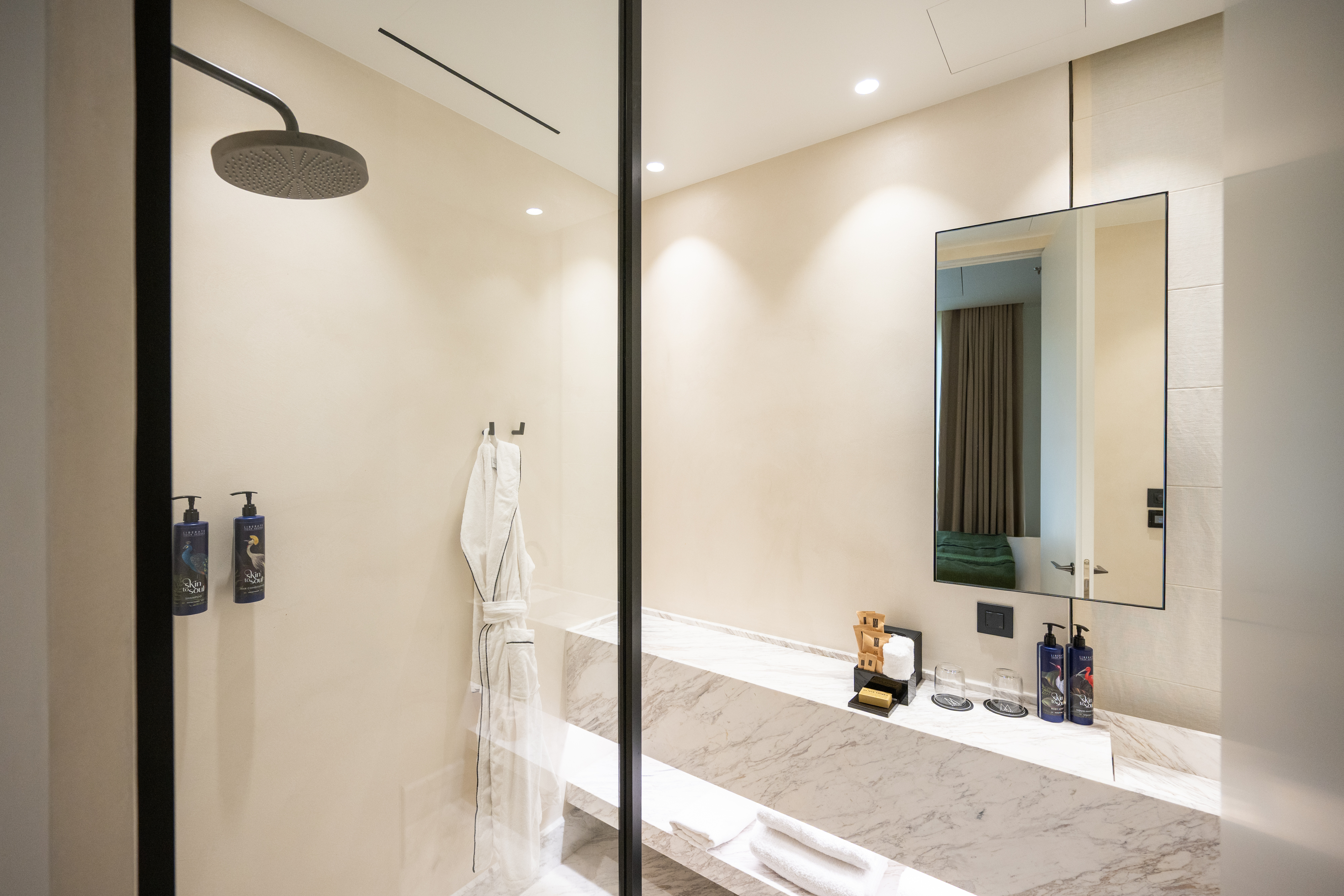 Junior Suite King Size Bed