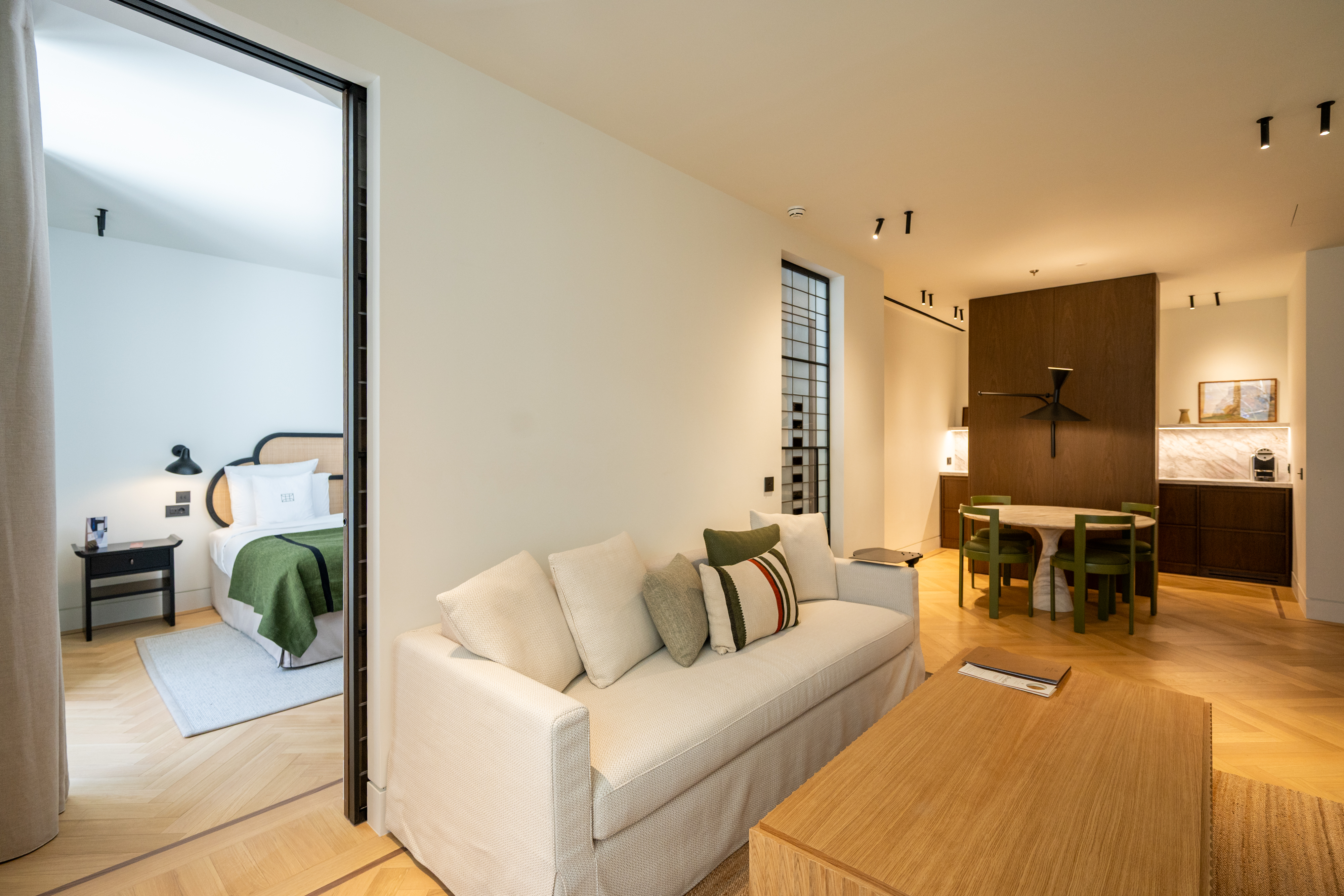 Suite Deluxe King Bed