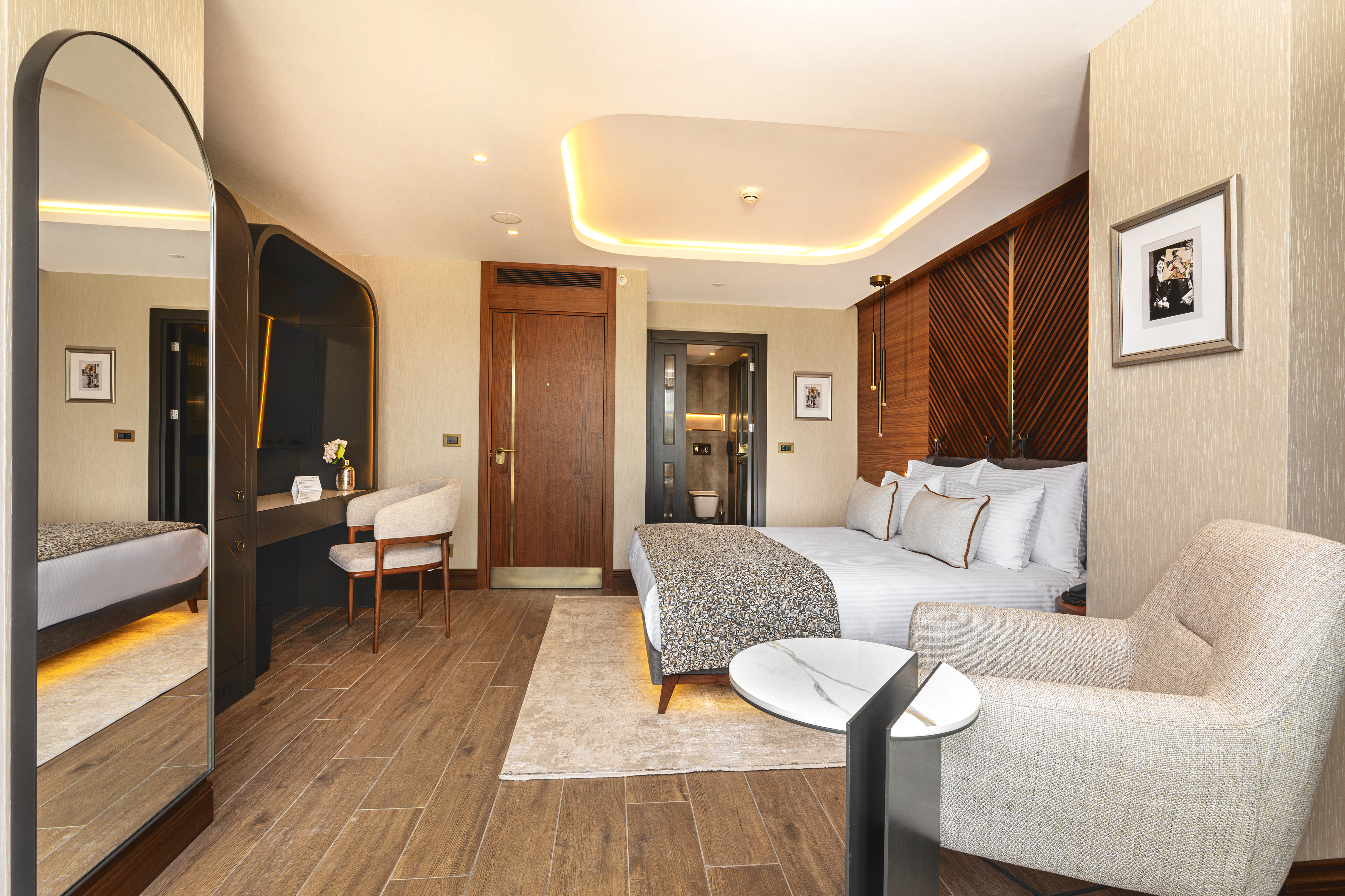 Double Executive Queen Bed