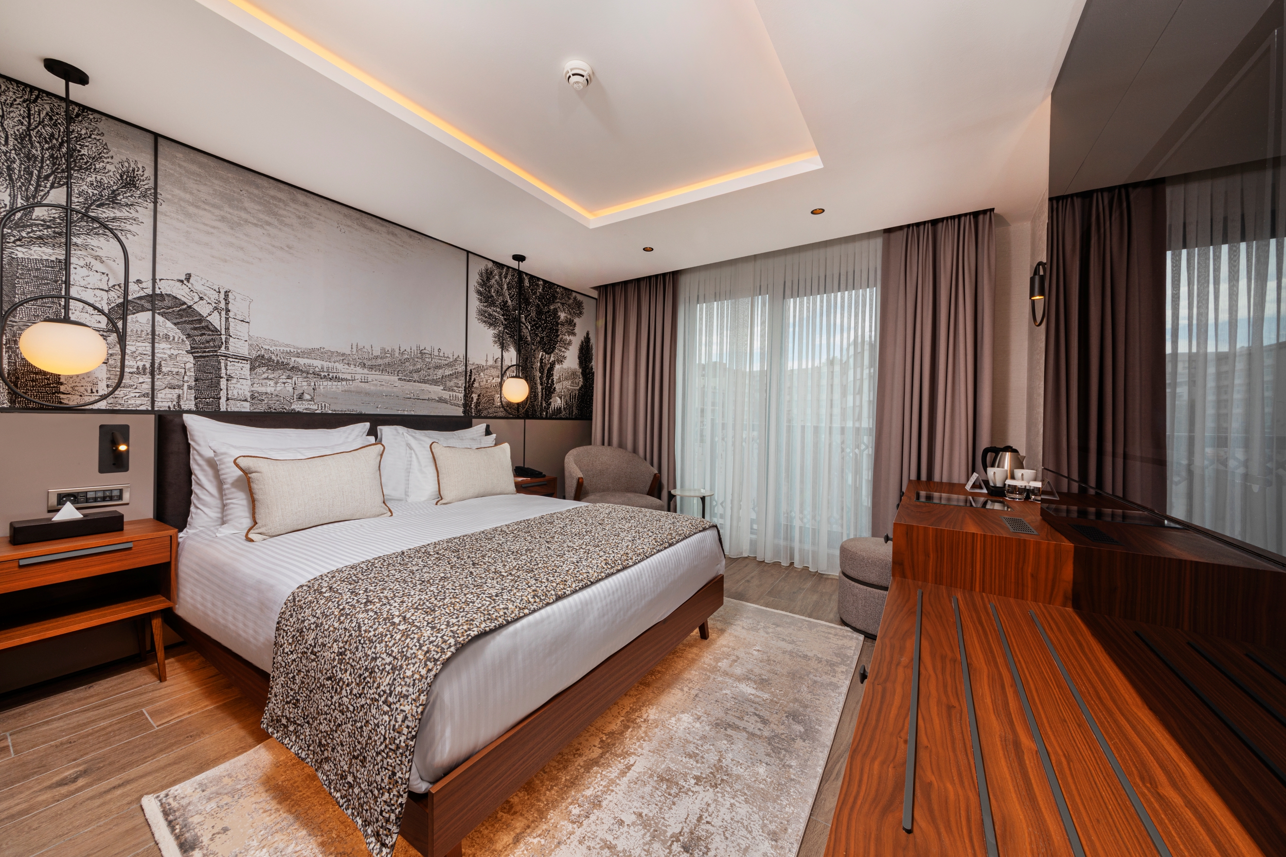 Double Executive Queen Bed