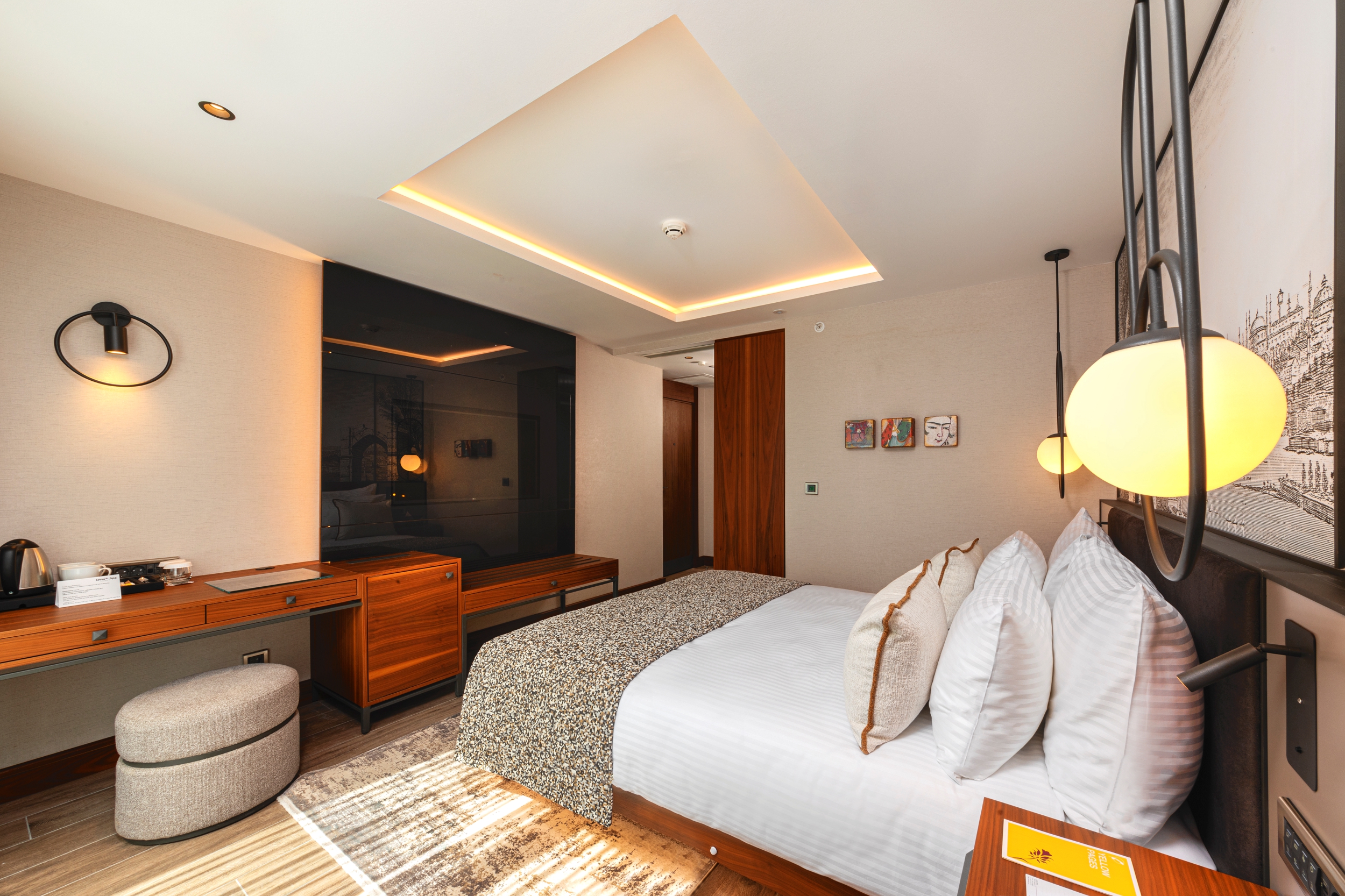 Double Executive Queen Bed