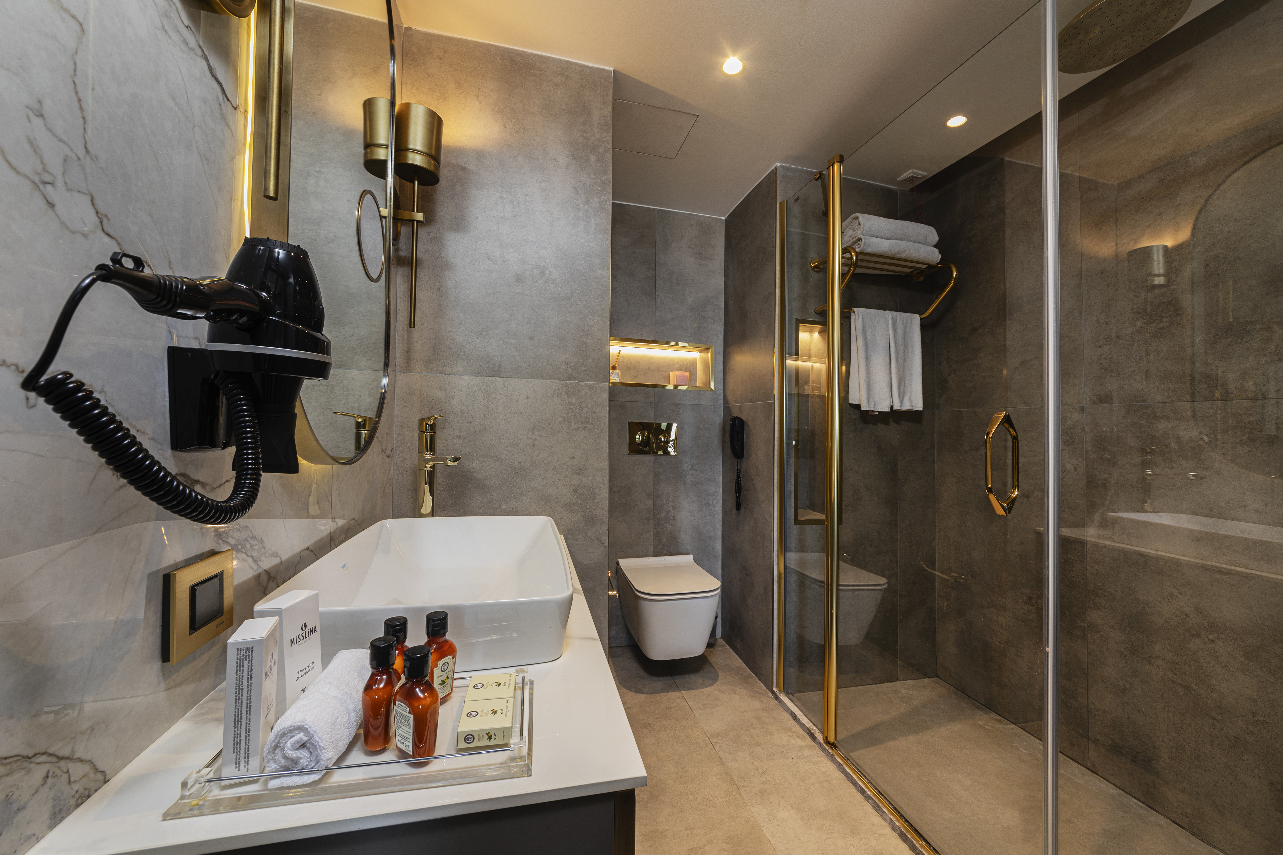 Double Executive Queen Bed