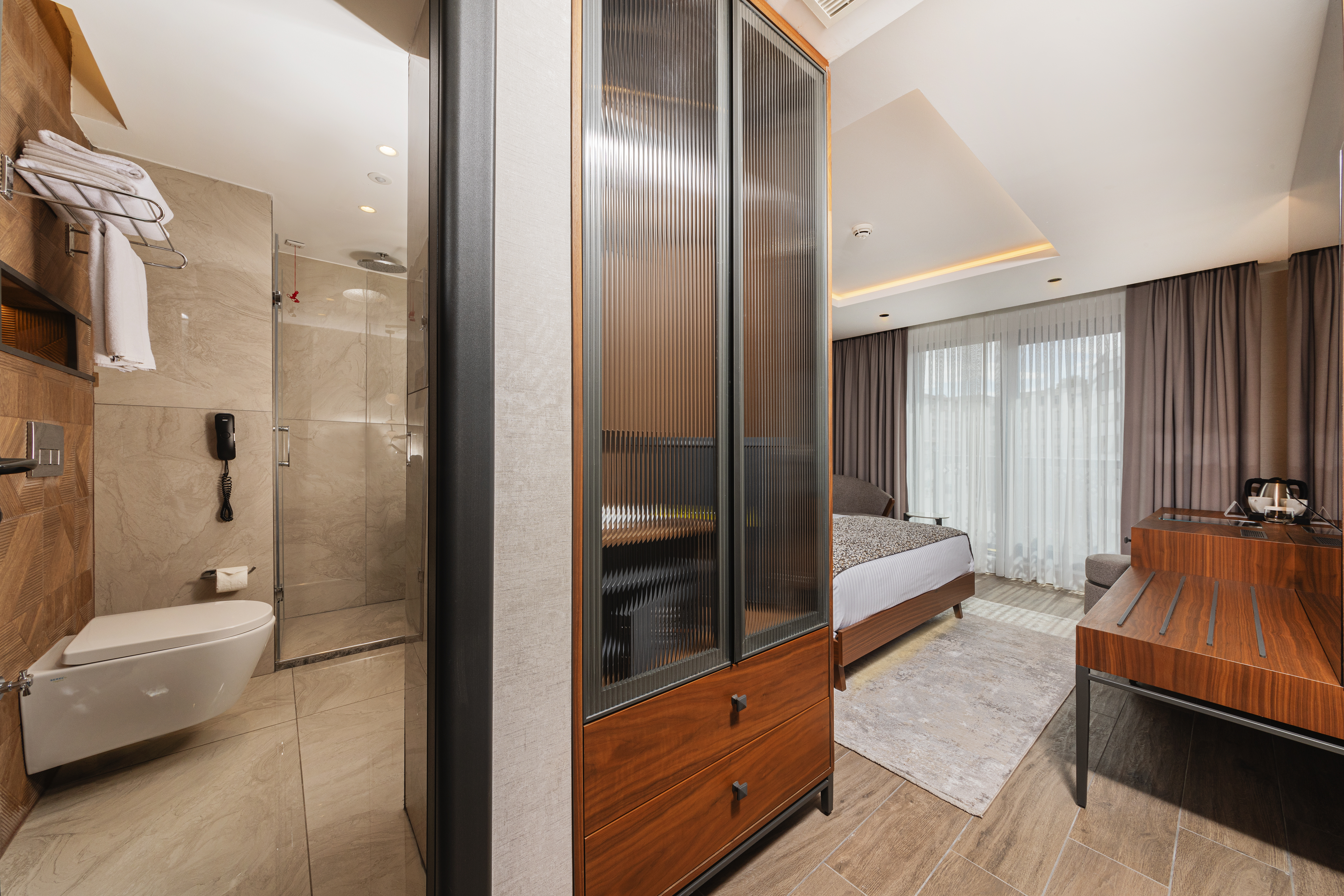 Double Deluxe Queen Bed