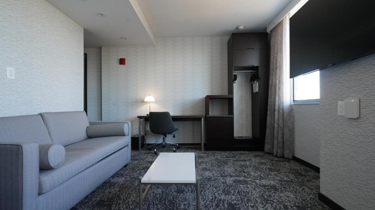 Studio Queen Size Bed