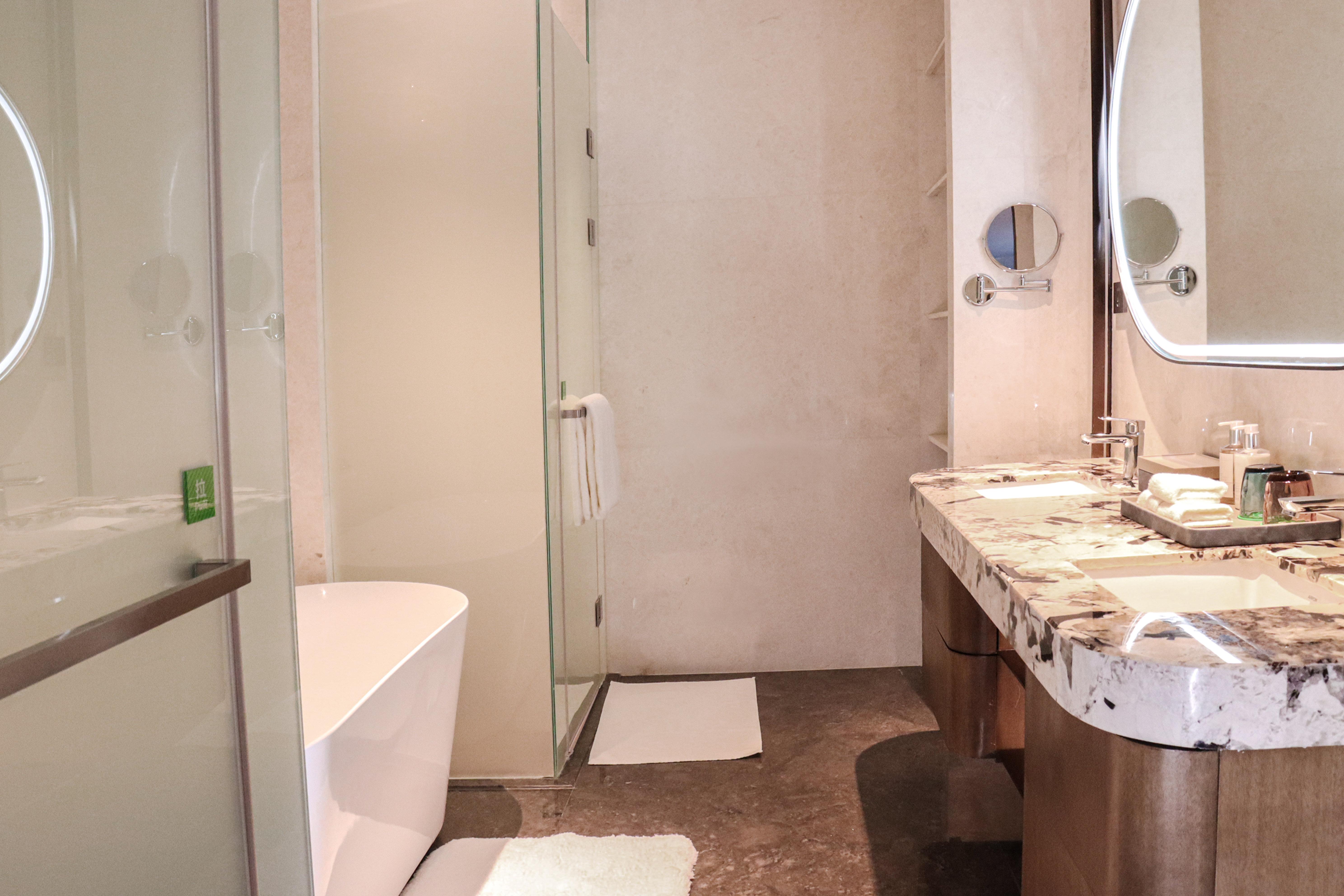 Suite with Kitchenette with Views