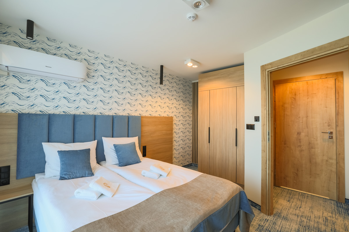 Double or Twin Standard