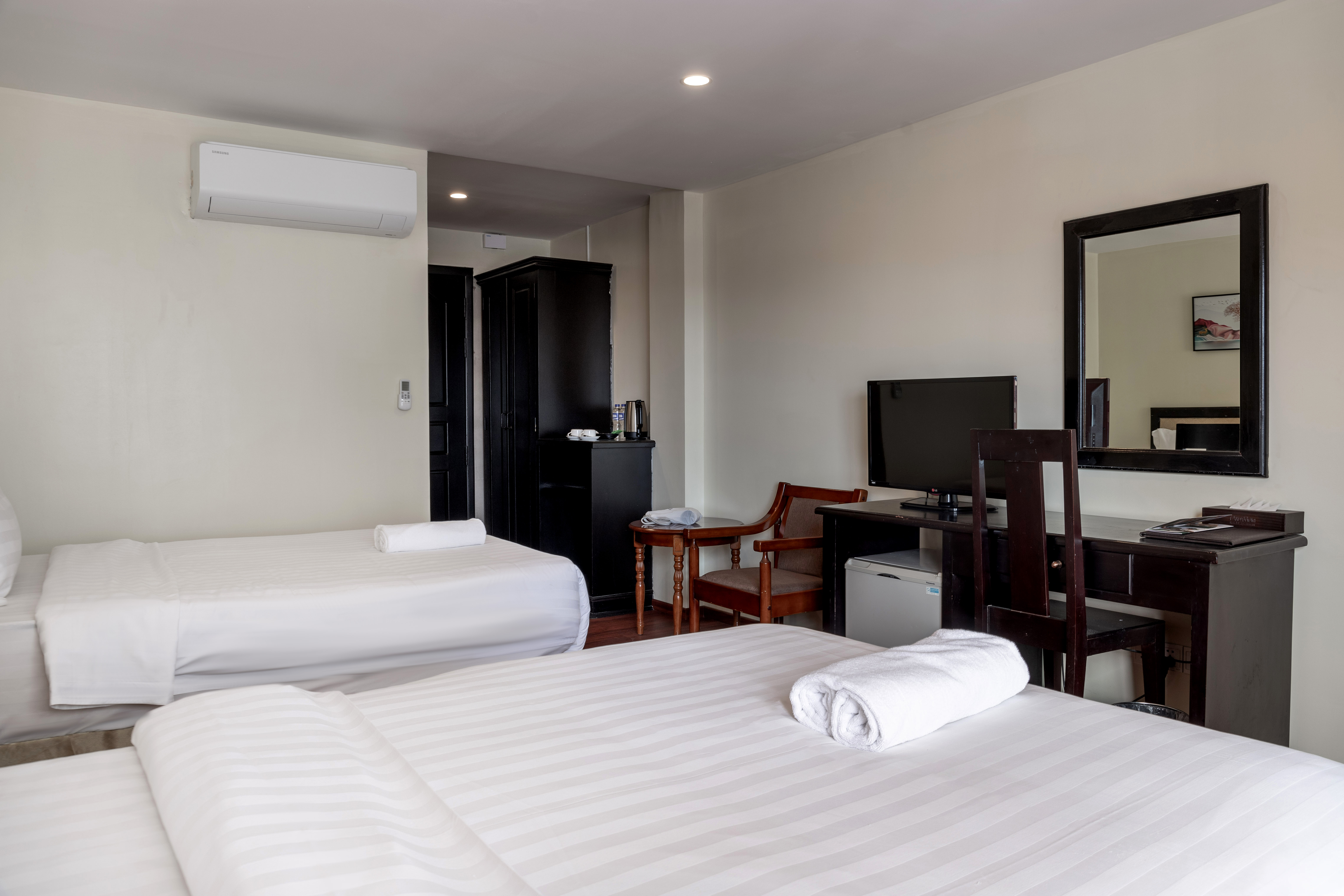 Twin Deluxe with Balcony