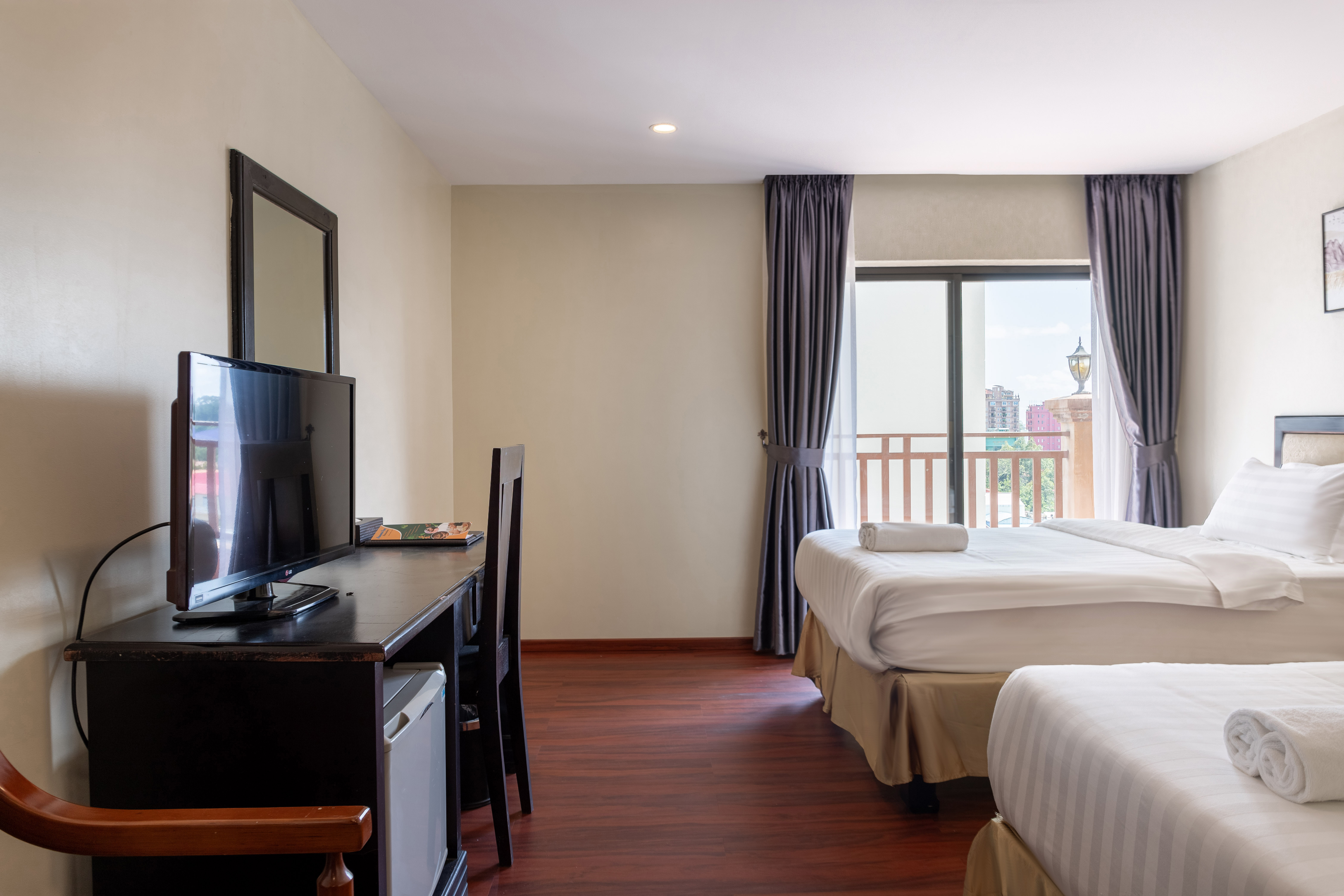 Twin Deluxe with Balcony