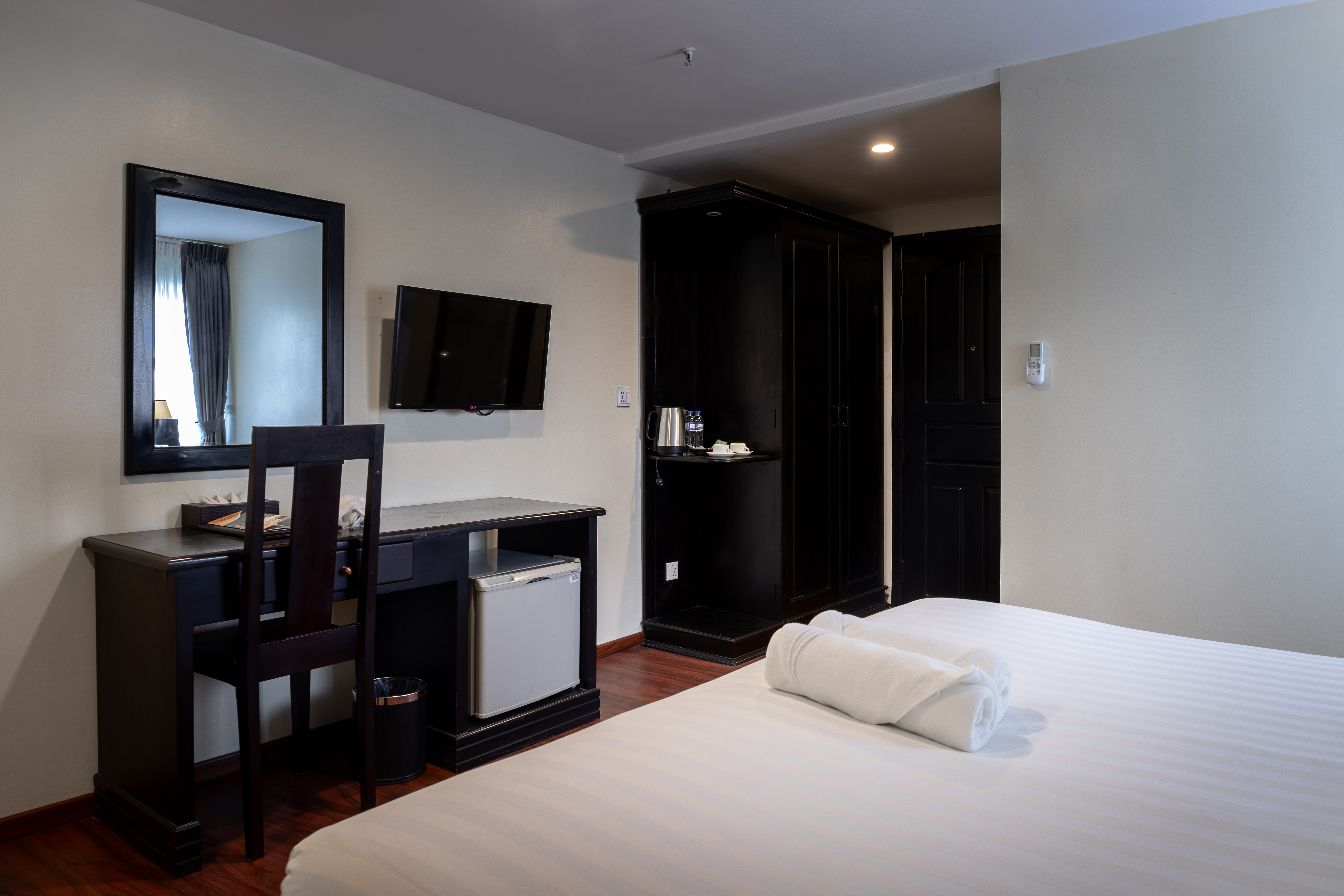 Double Superior King Bed