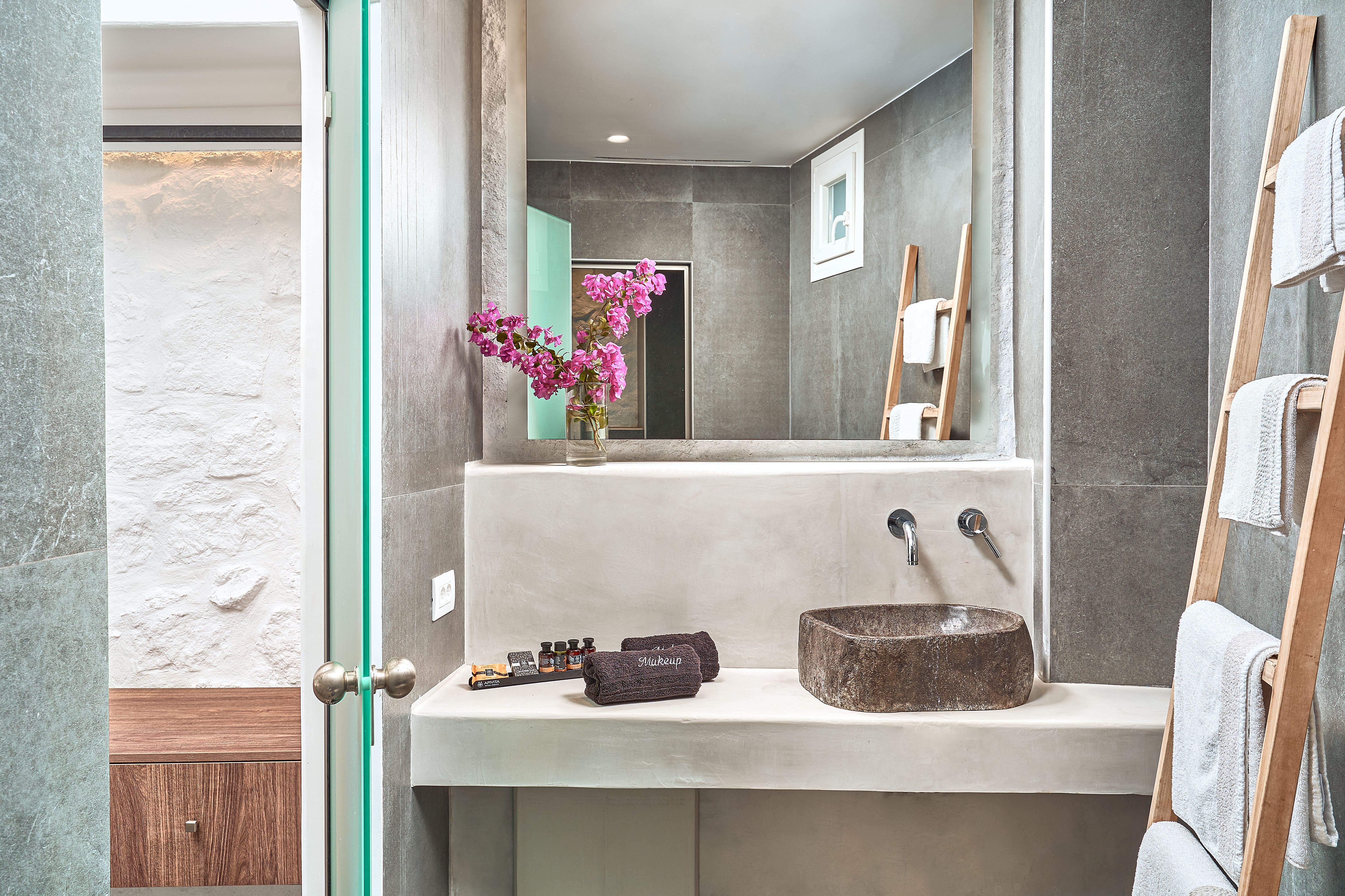 Suite Sea View Pool View