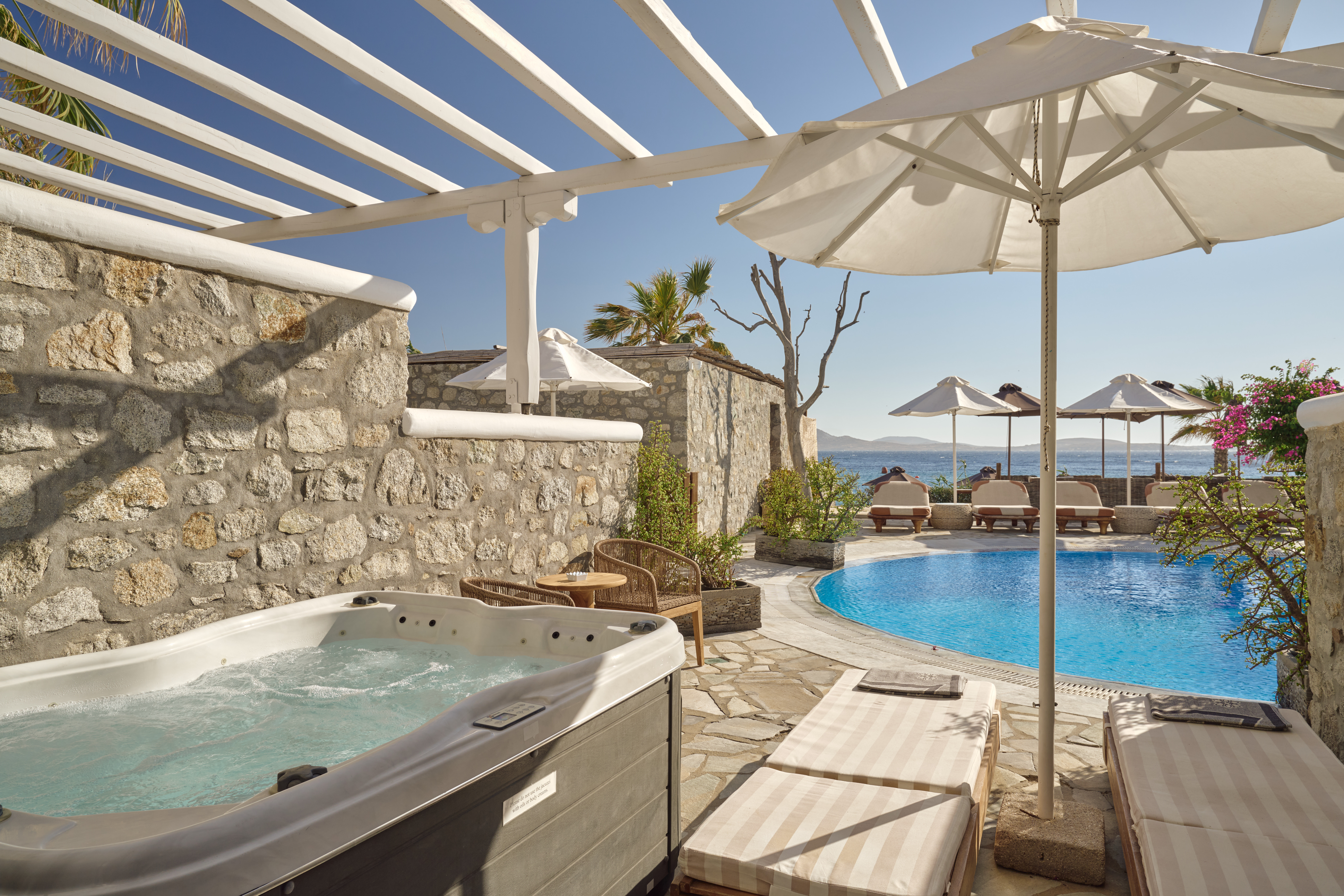 Suite Sea View Pool View