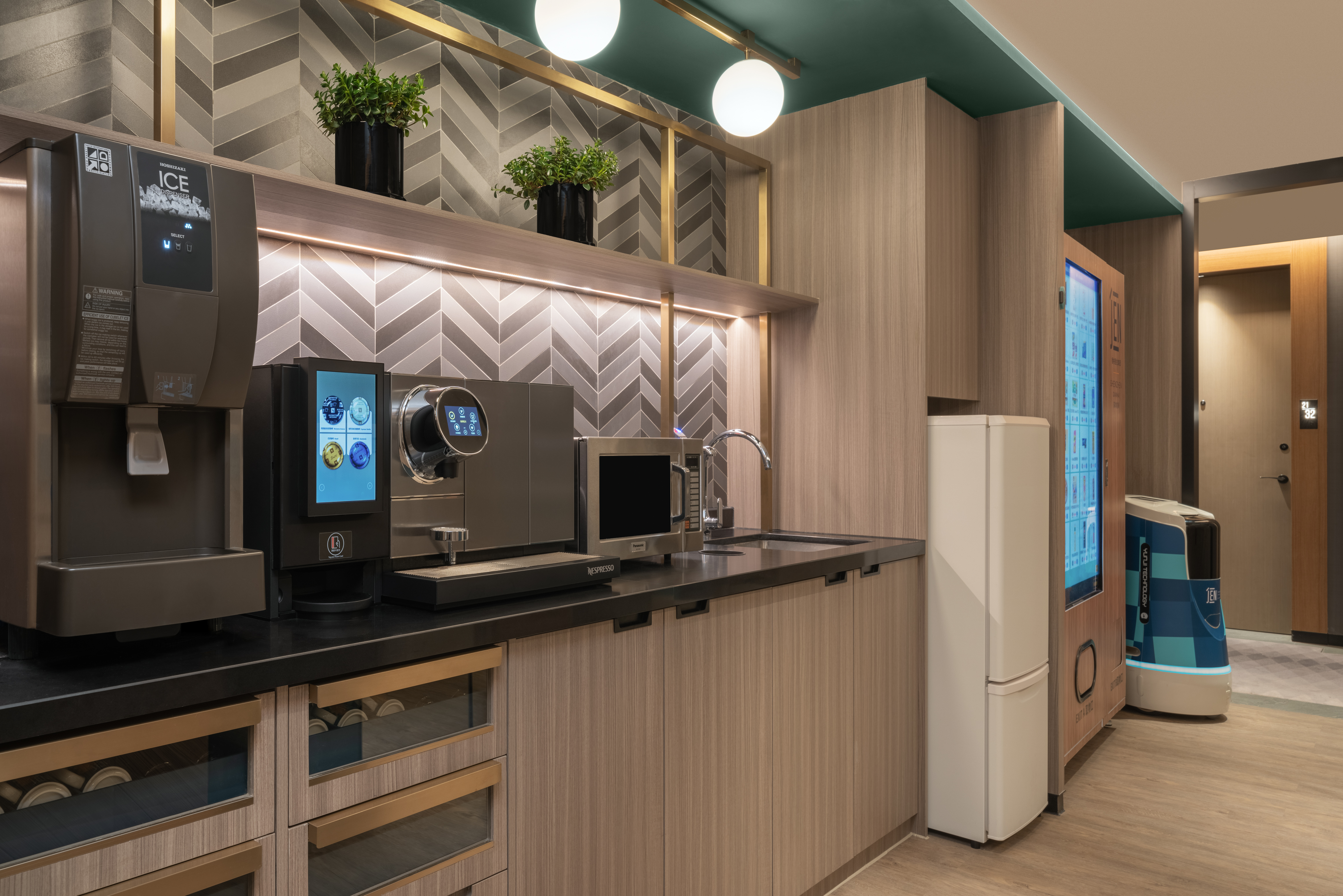 Studio King Size Bed